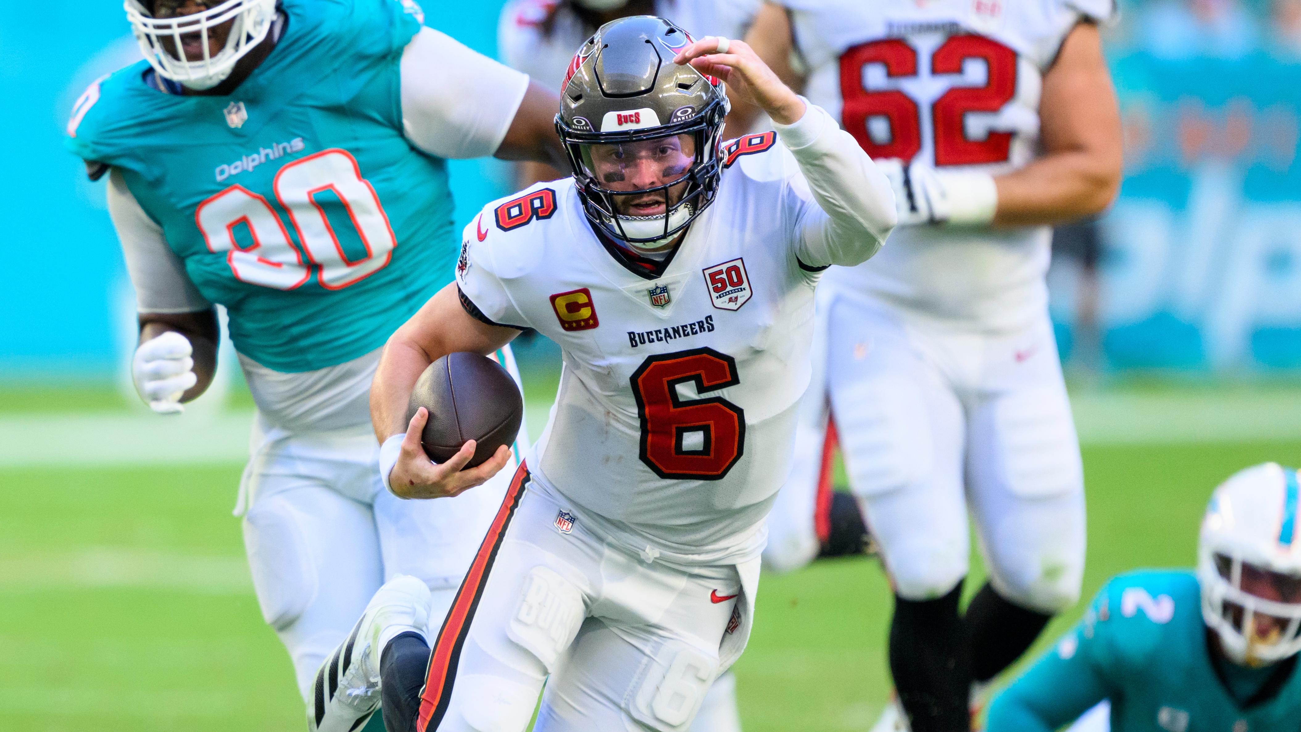 Buccaneers Dolphins Football