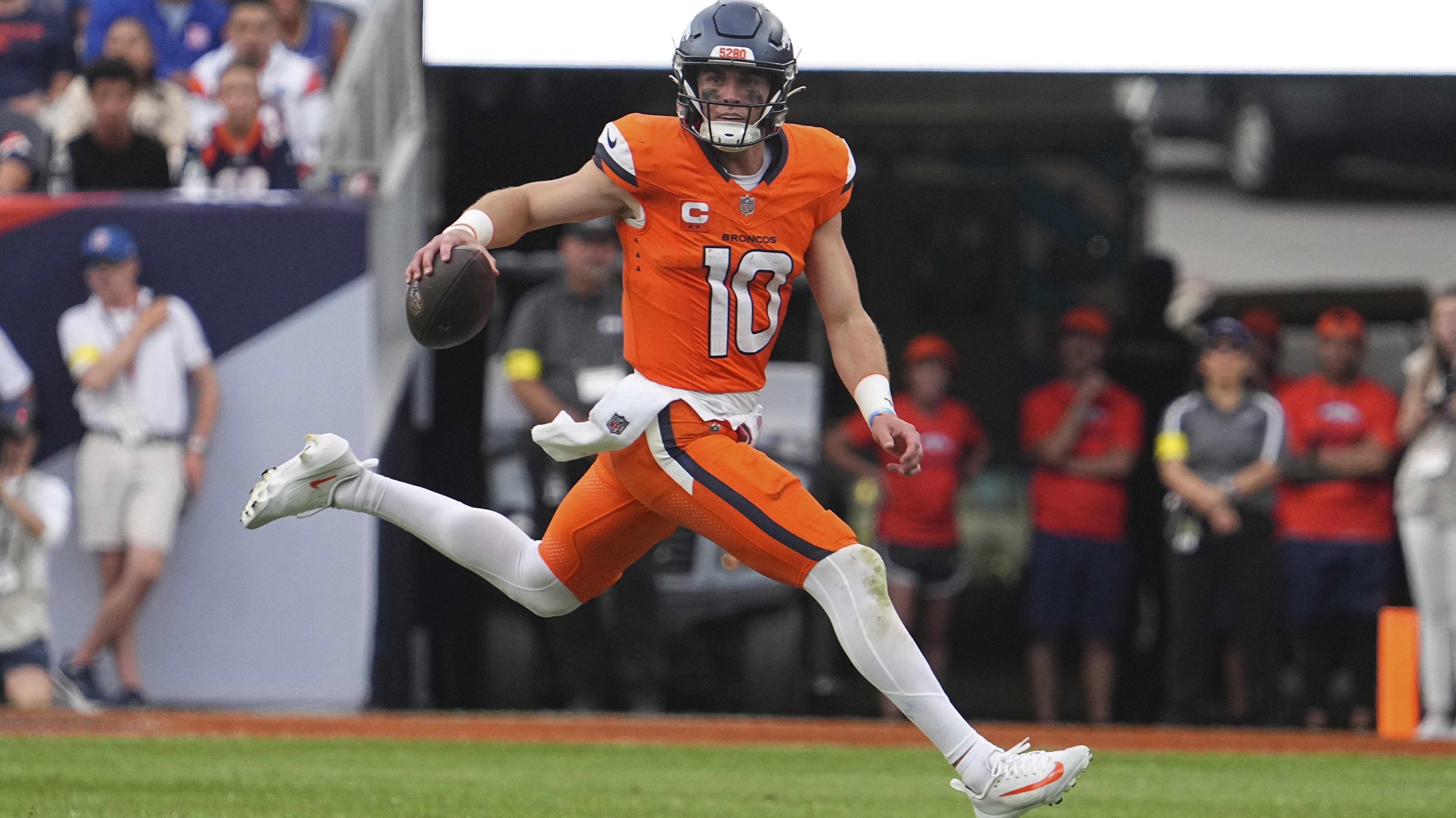 Titans Broncos Football