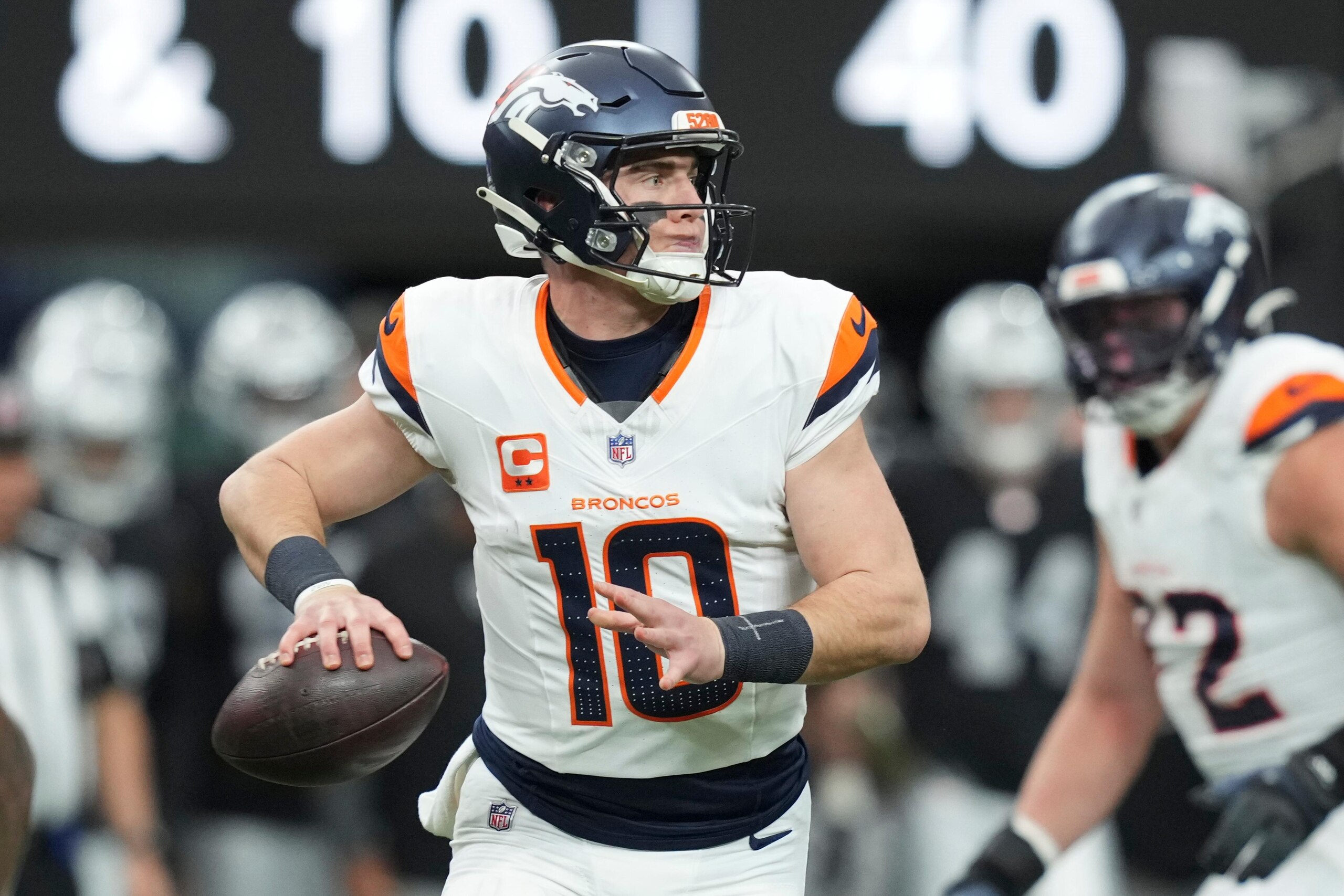 Broncos Raiders Football