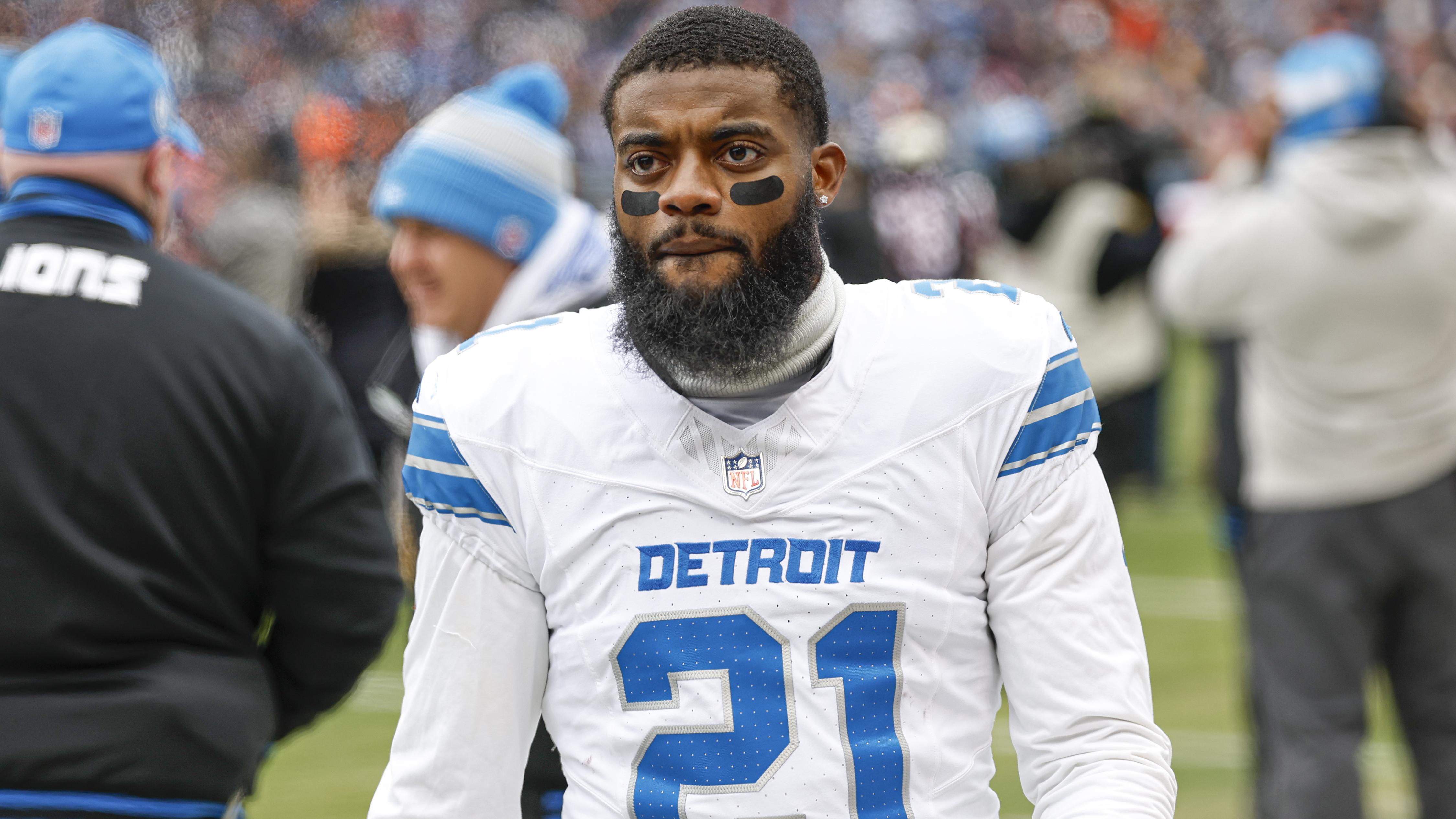Amik Robertson Honors Late Kyren Lacy on Custom Cleats for Lions vs. Packers Game