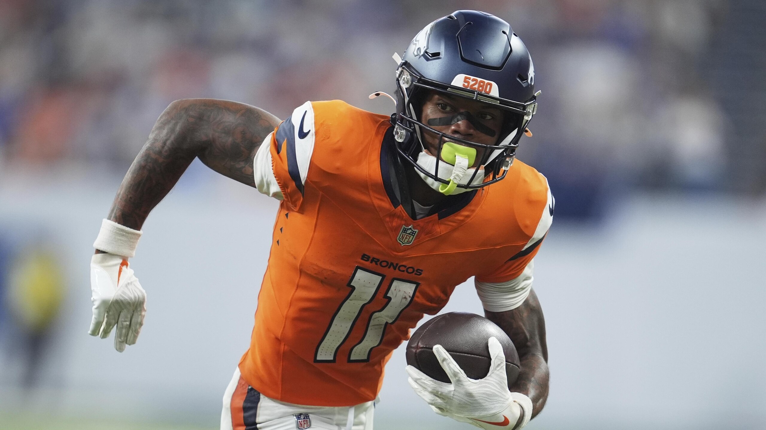 Broncos Colts Football