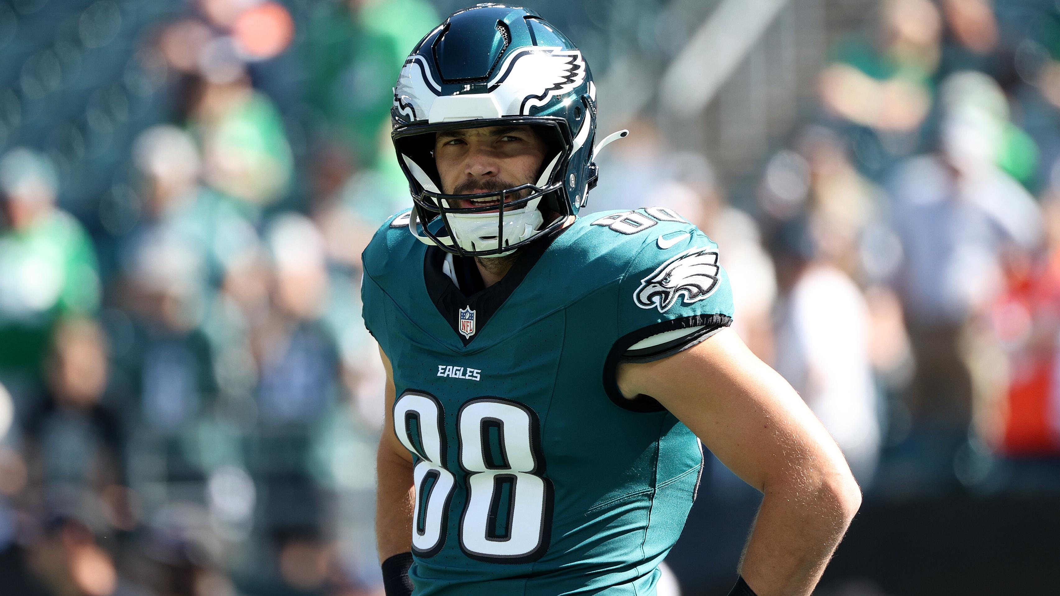 Broncos Eagles Football