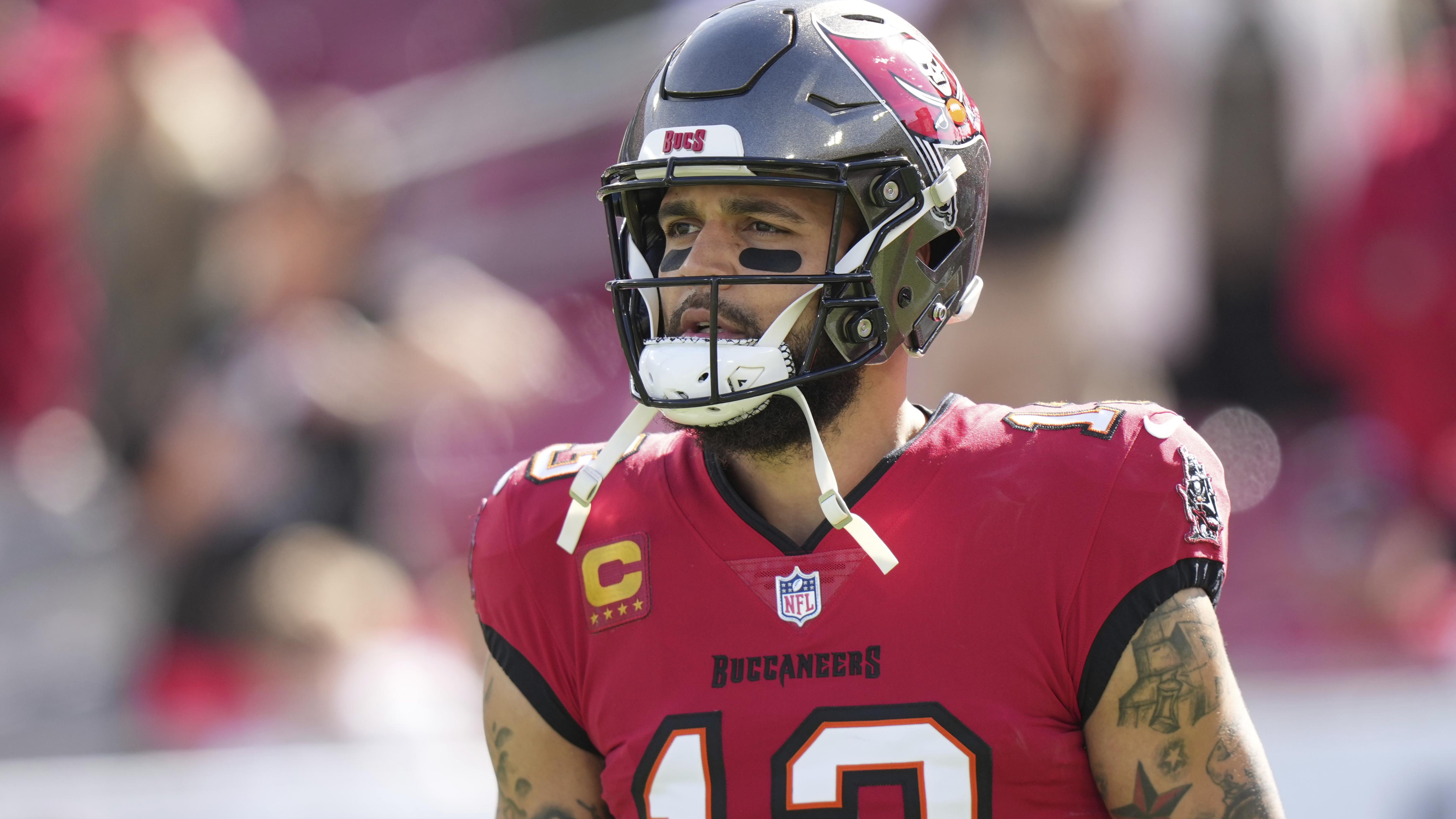 Saints Buccaneers Football