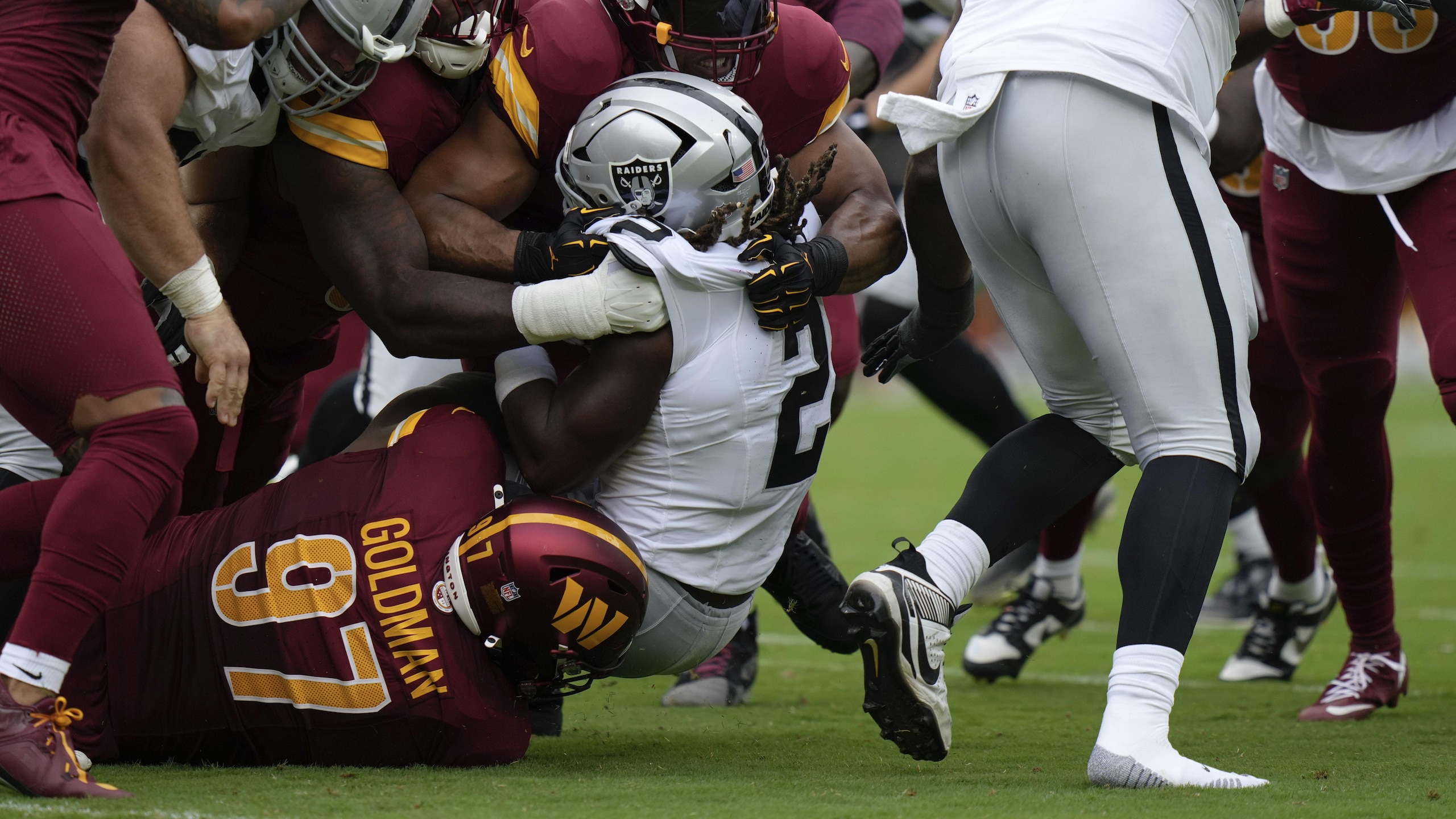 Raiders Commanders Football