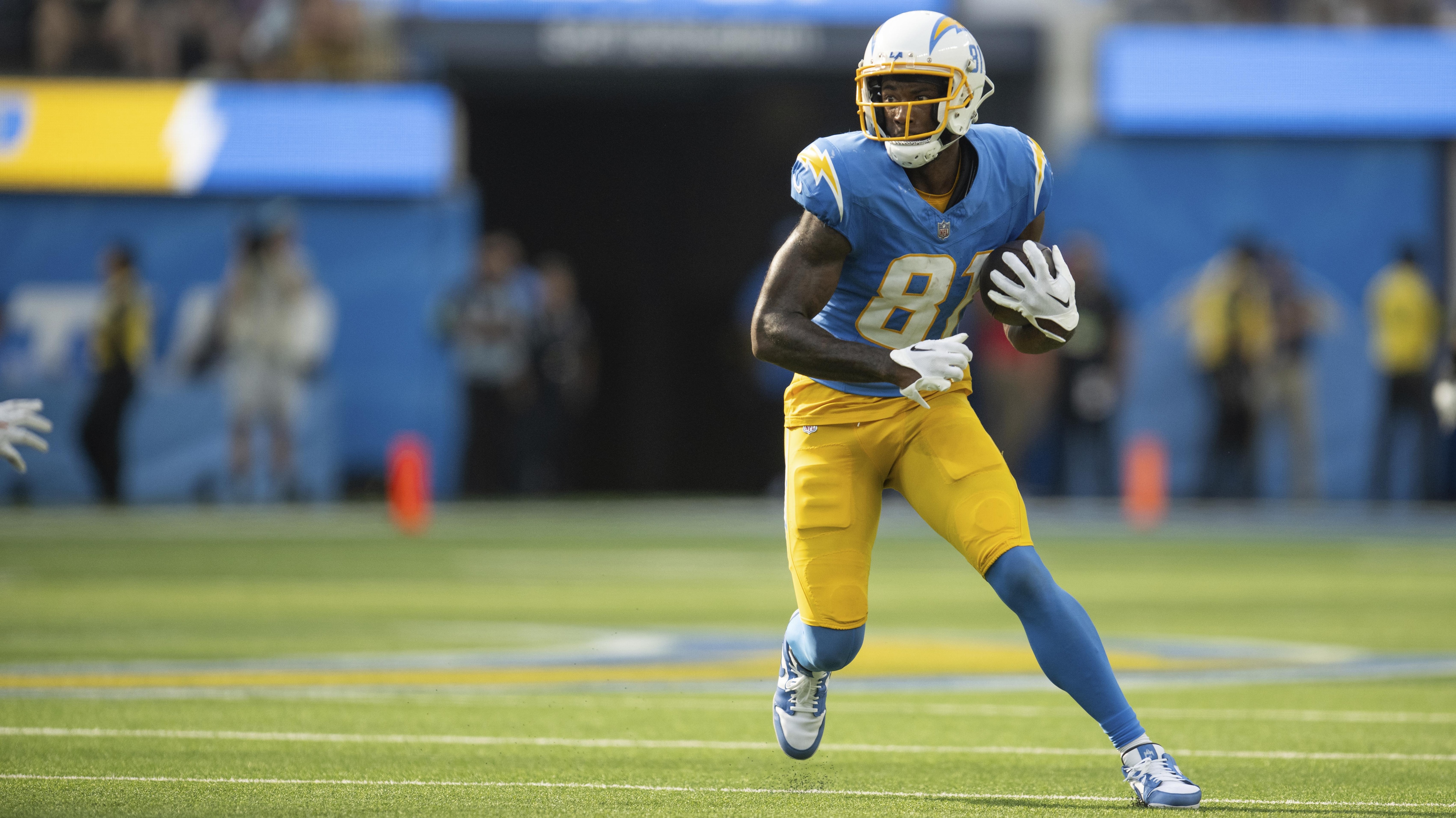 Dolphins Chargers Football