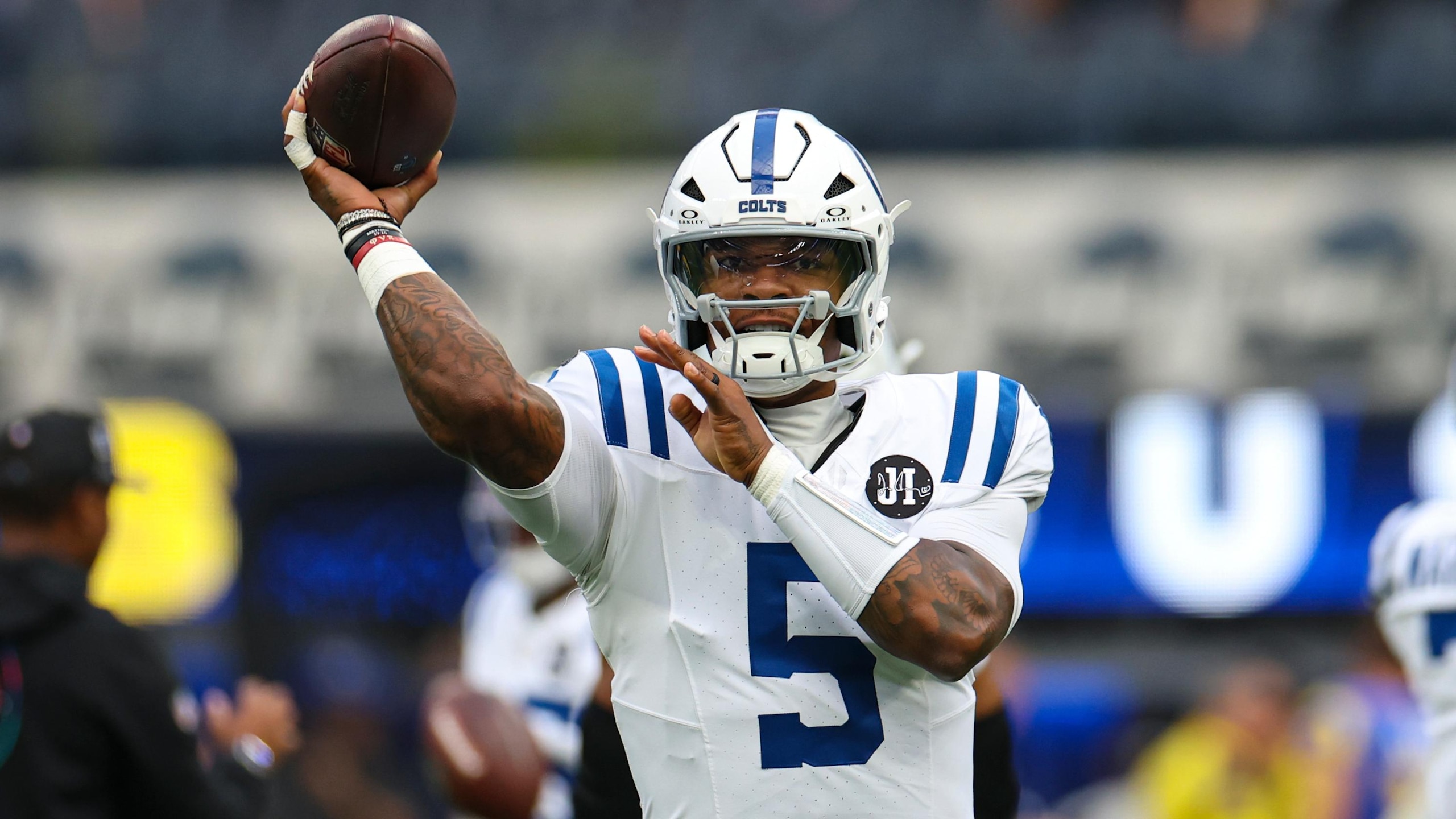 Colts Rams Football