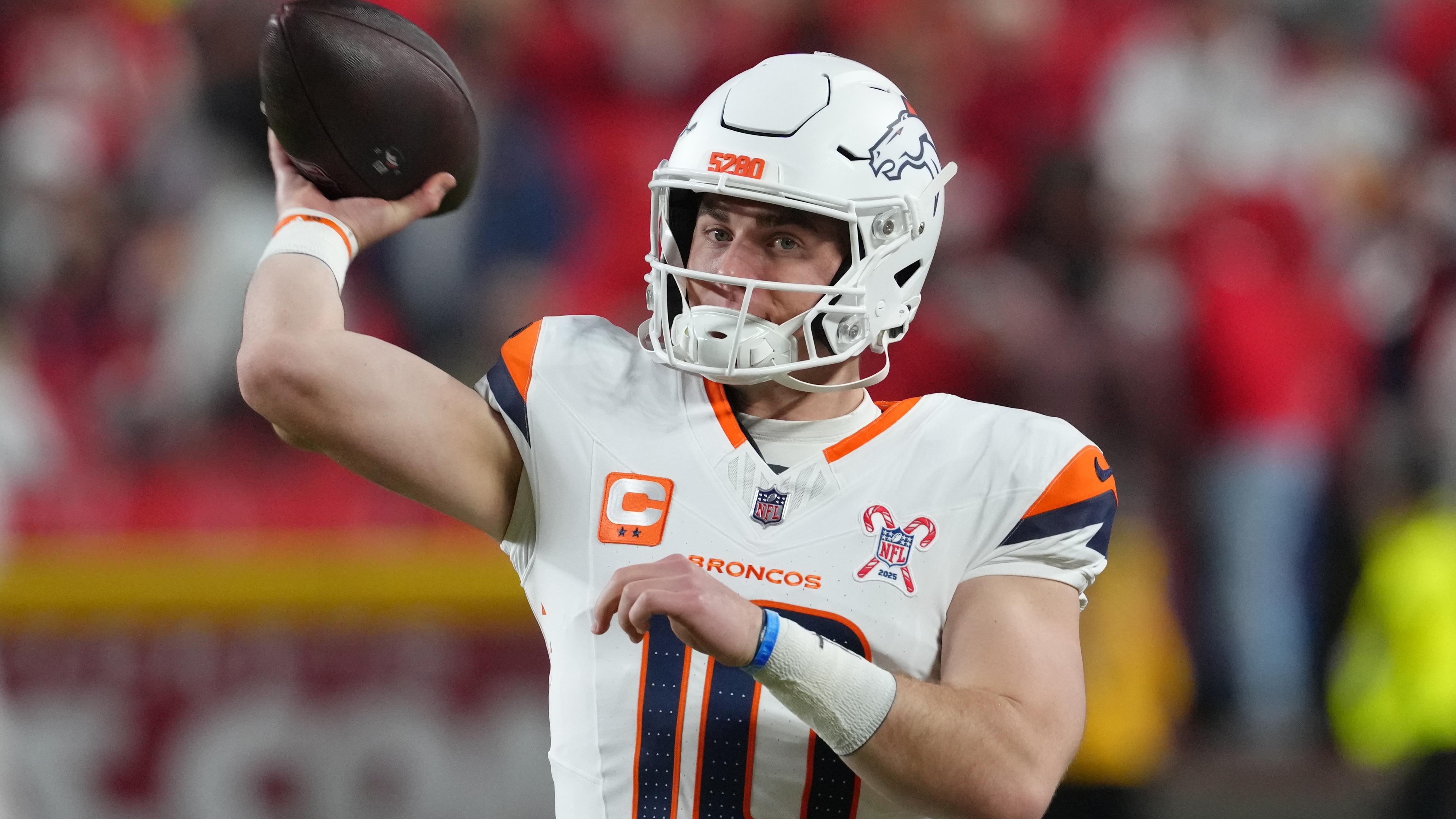 Broncos Chiefs Football