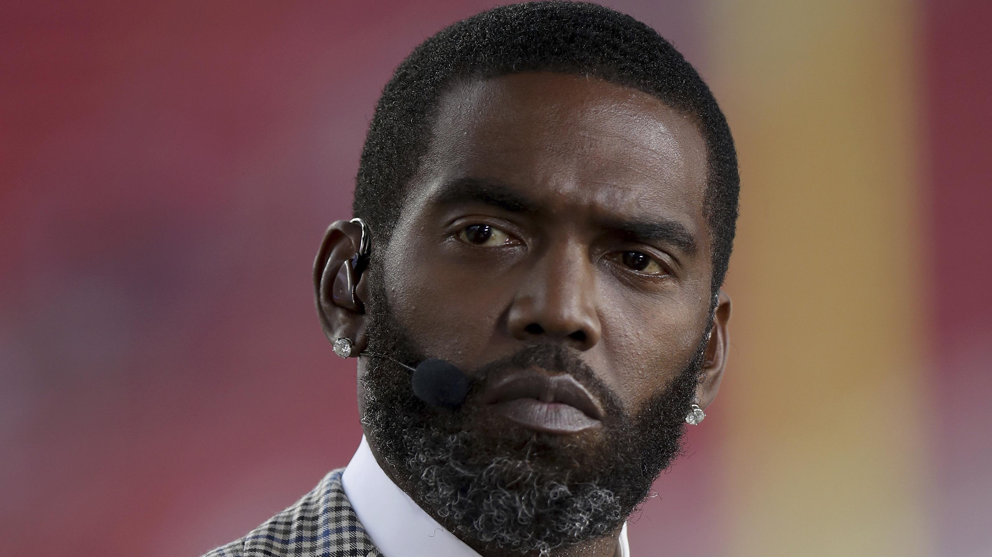 NFL Legend Randy Moss Rings Bell After Completing Cancer Treatment in New Video