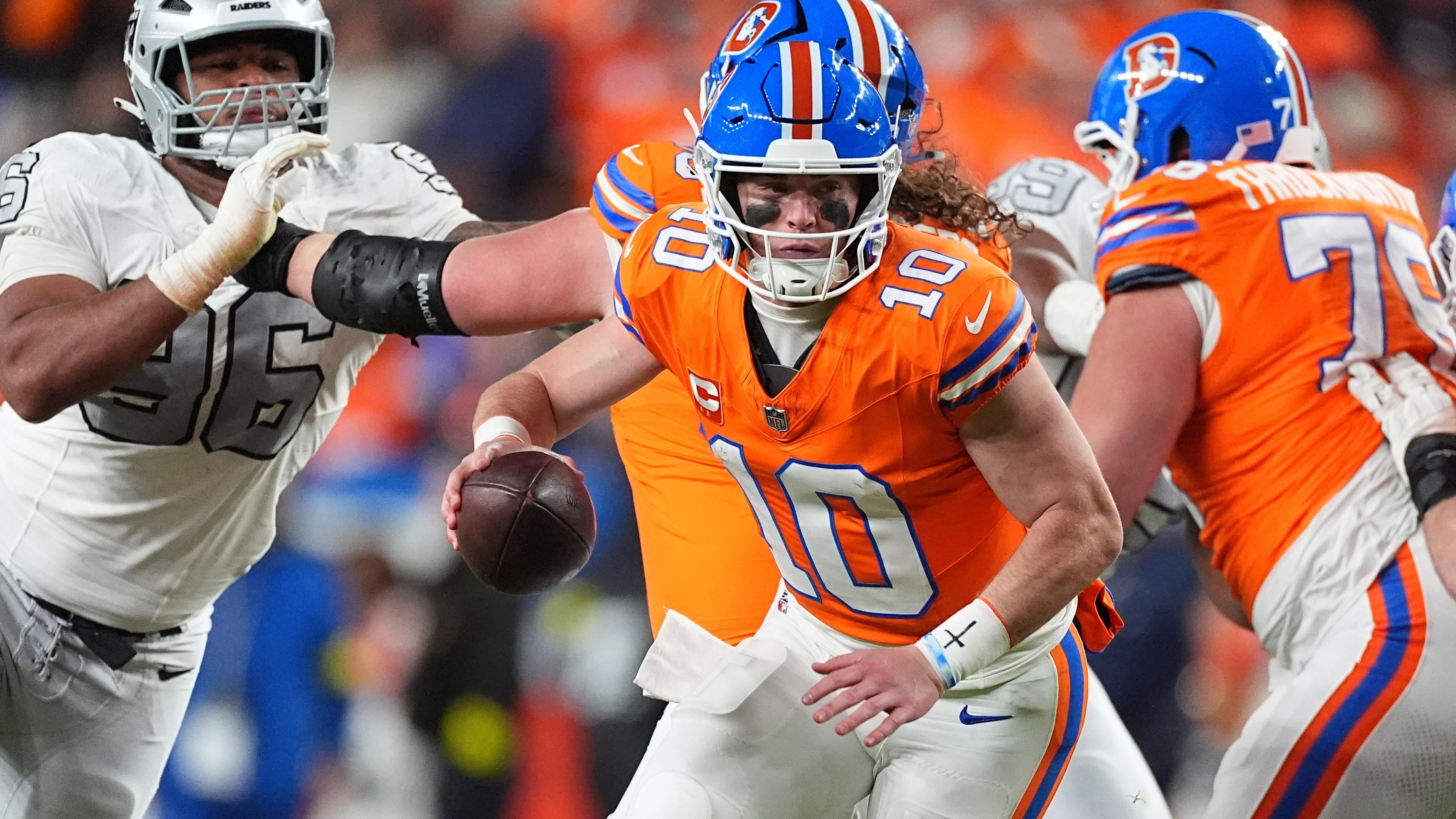 Raiders Broncos Football