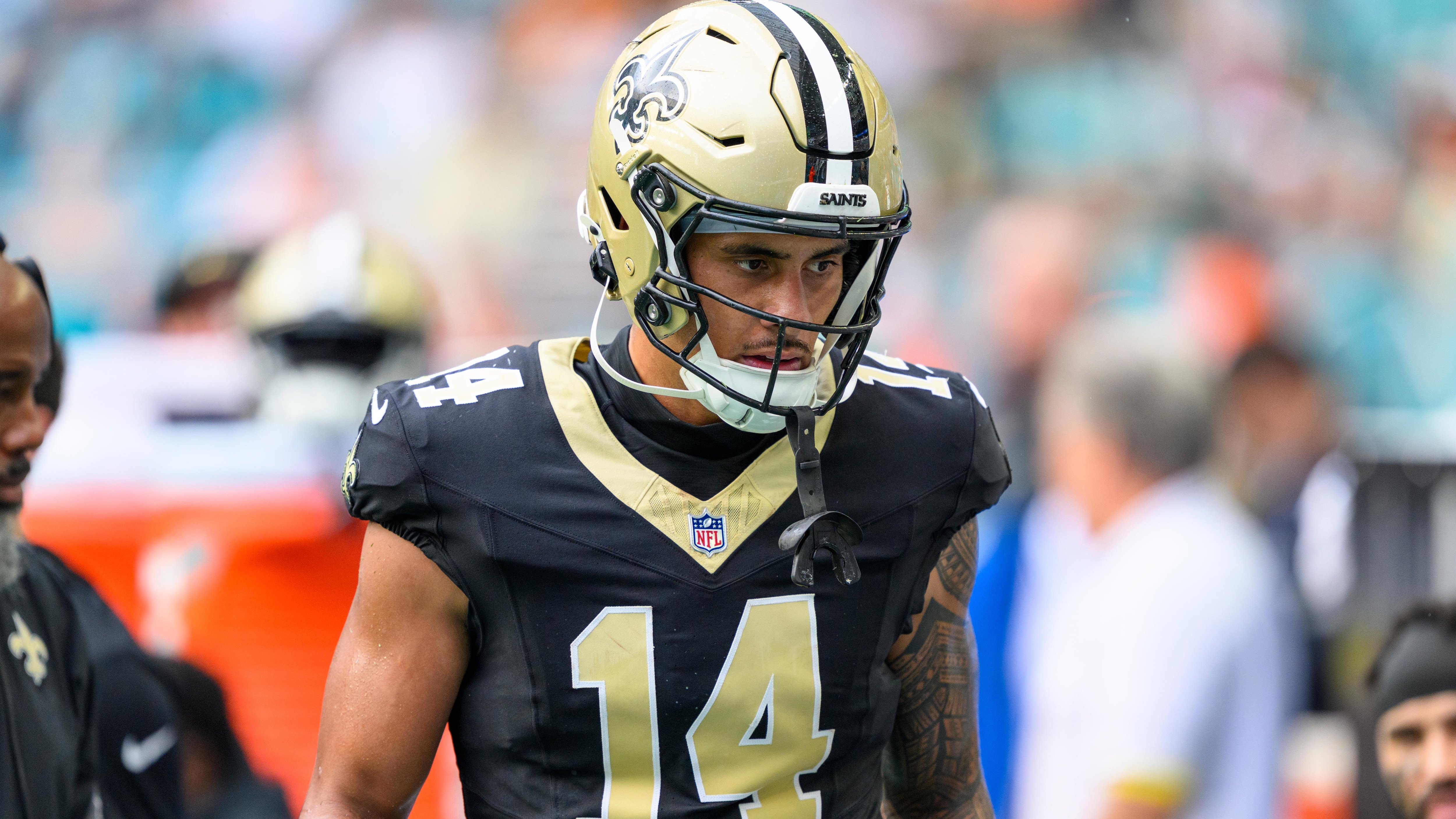 Saints Dolphins Football