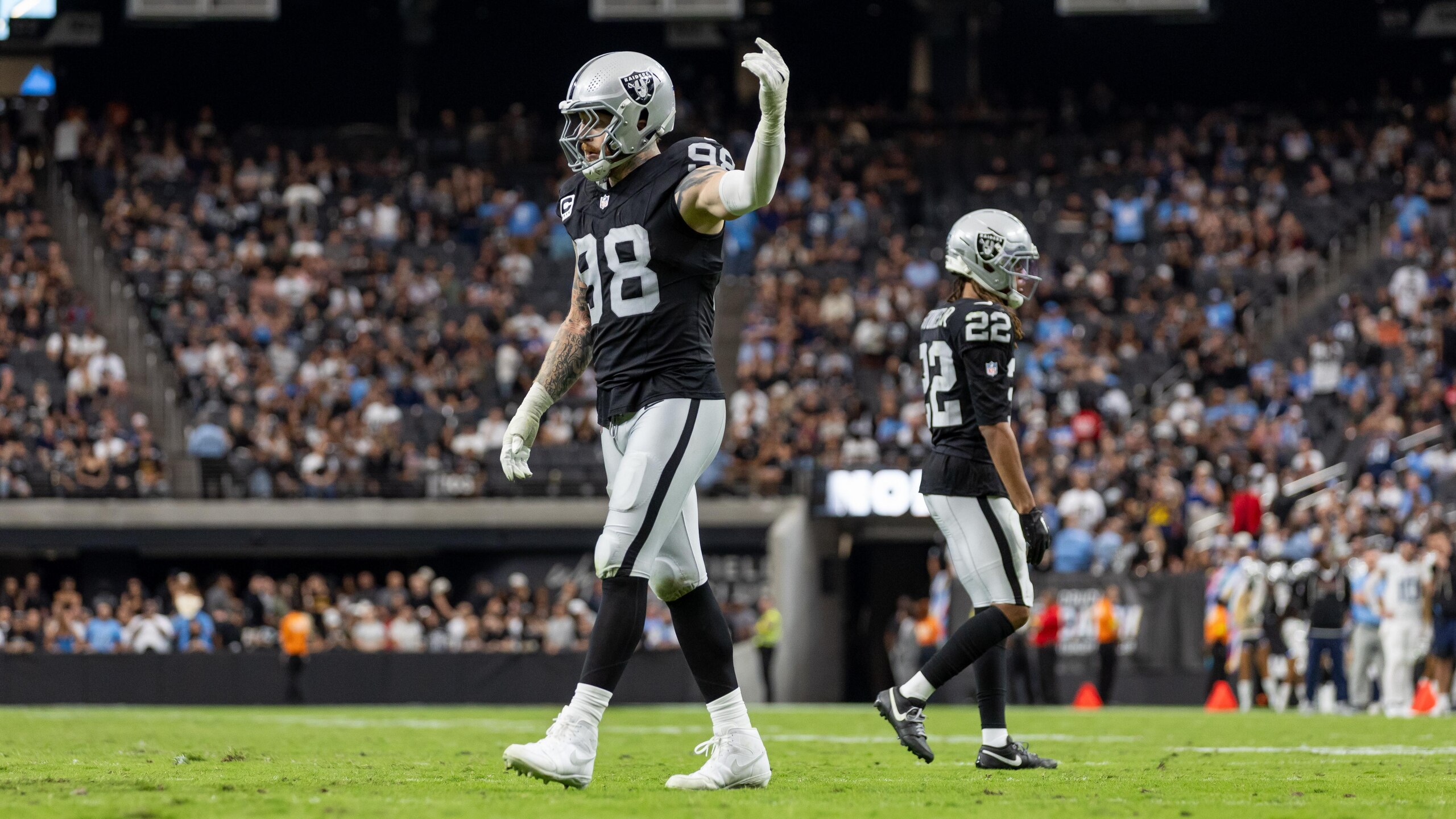 Titans Raiders Football