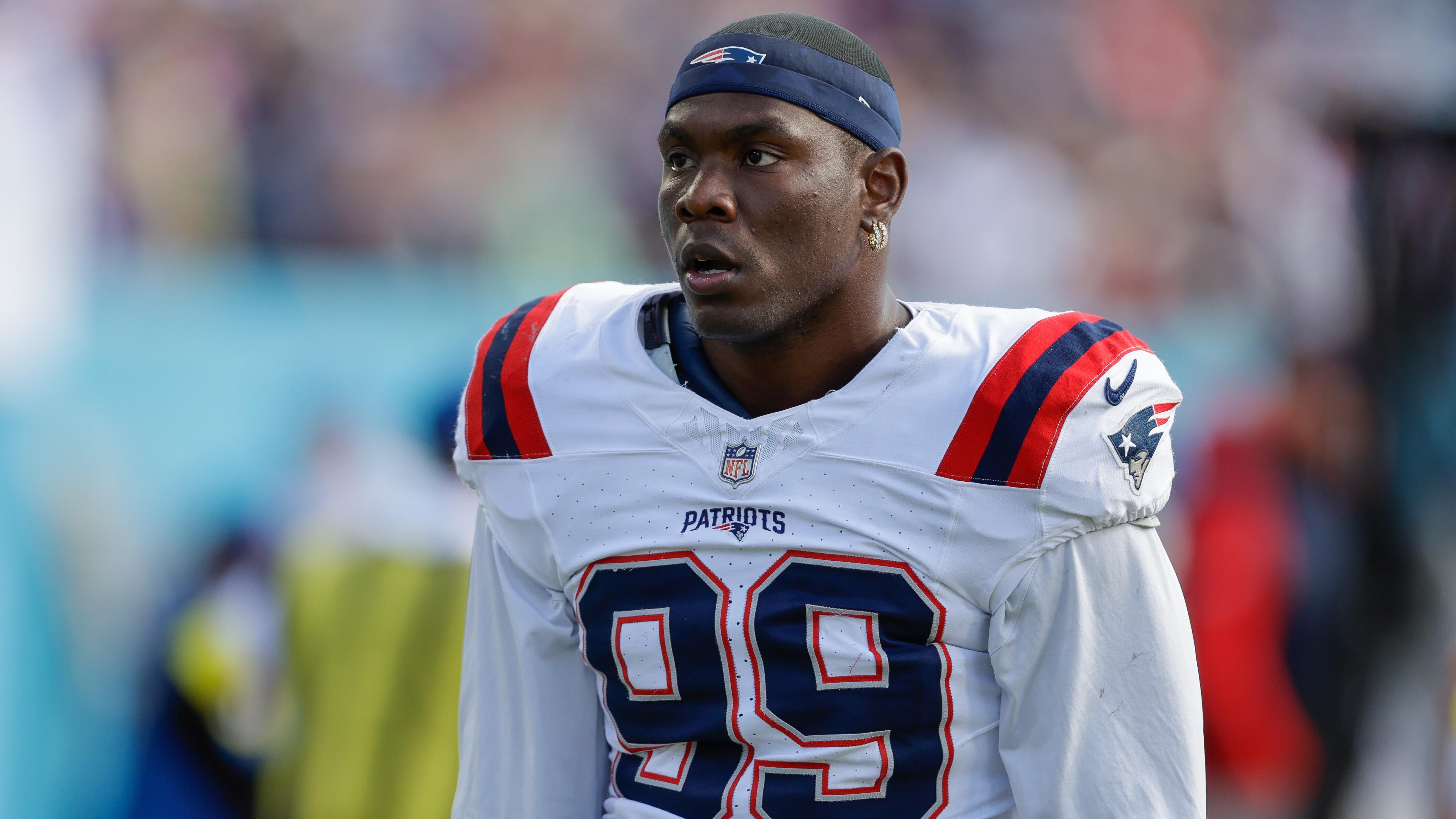 Patriots Titans Football