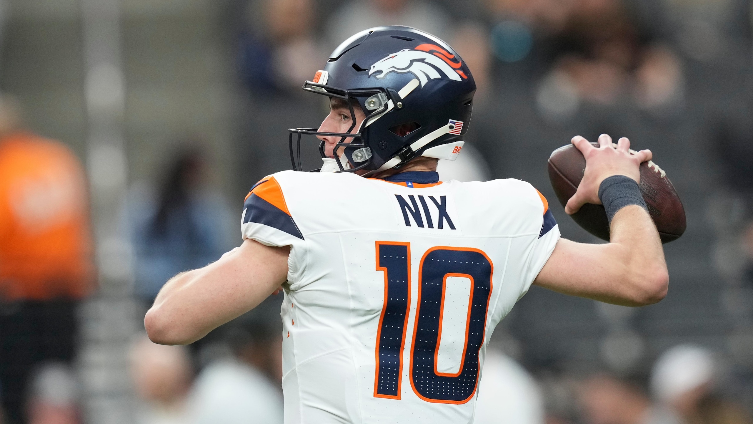 Broncos Raiders Football