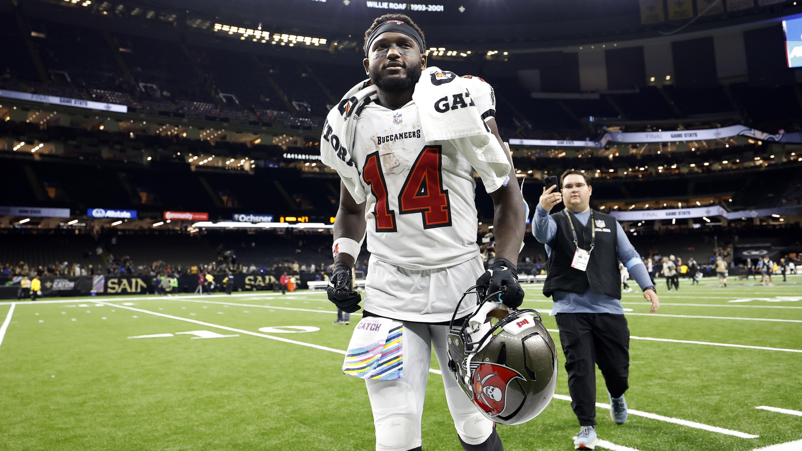 Buccaneers Saints Football