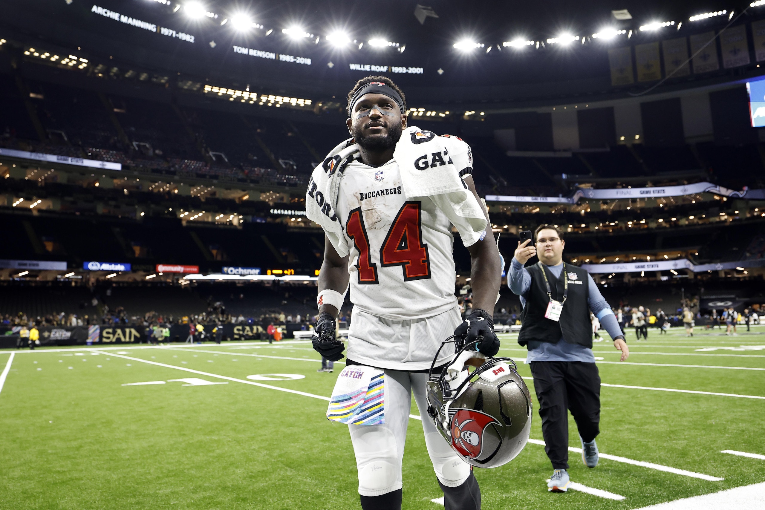 Buccaneers Saints Football