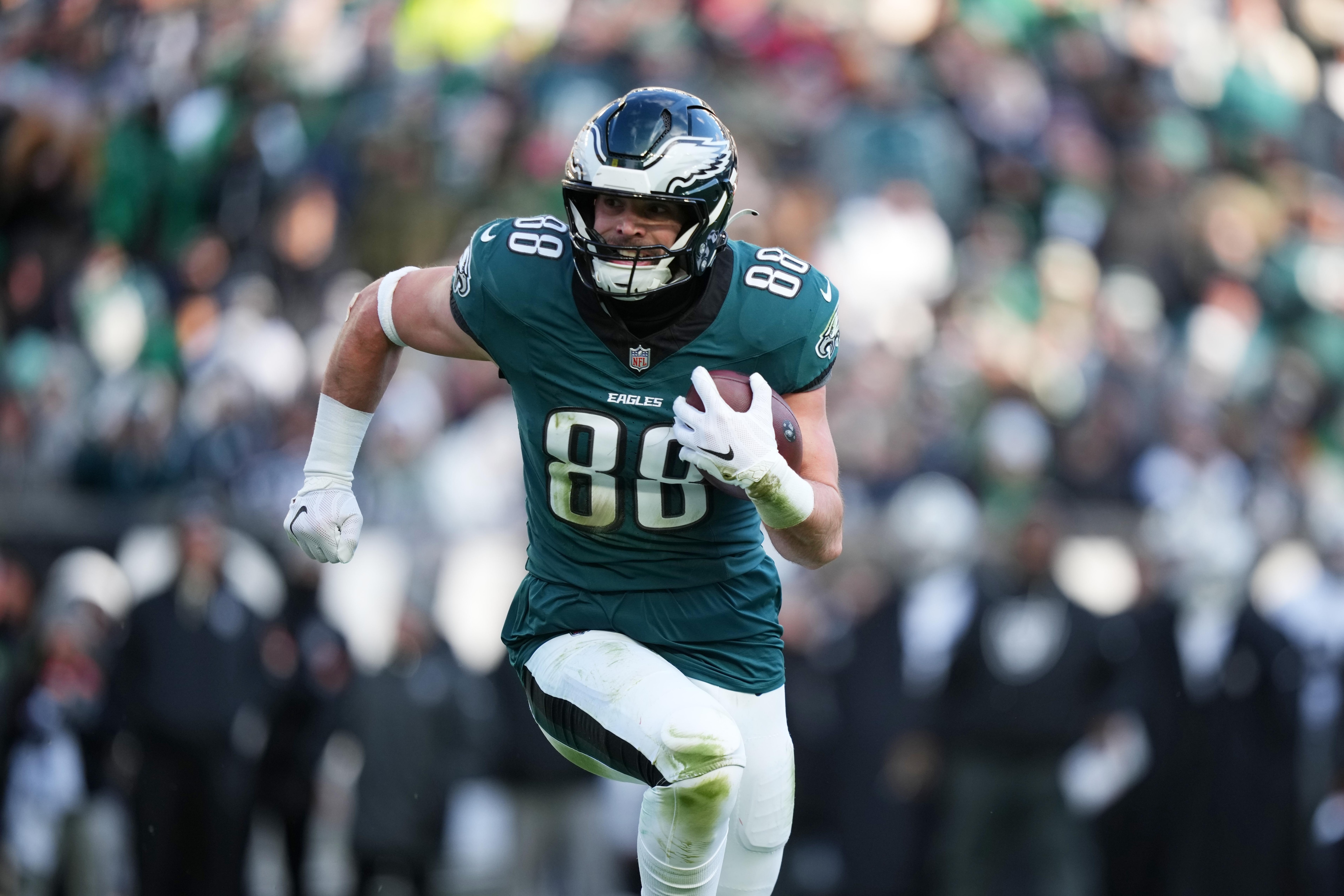 Raiders Eagles Football