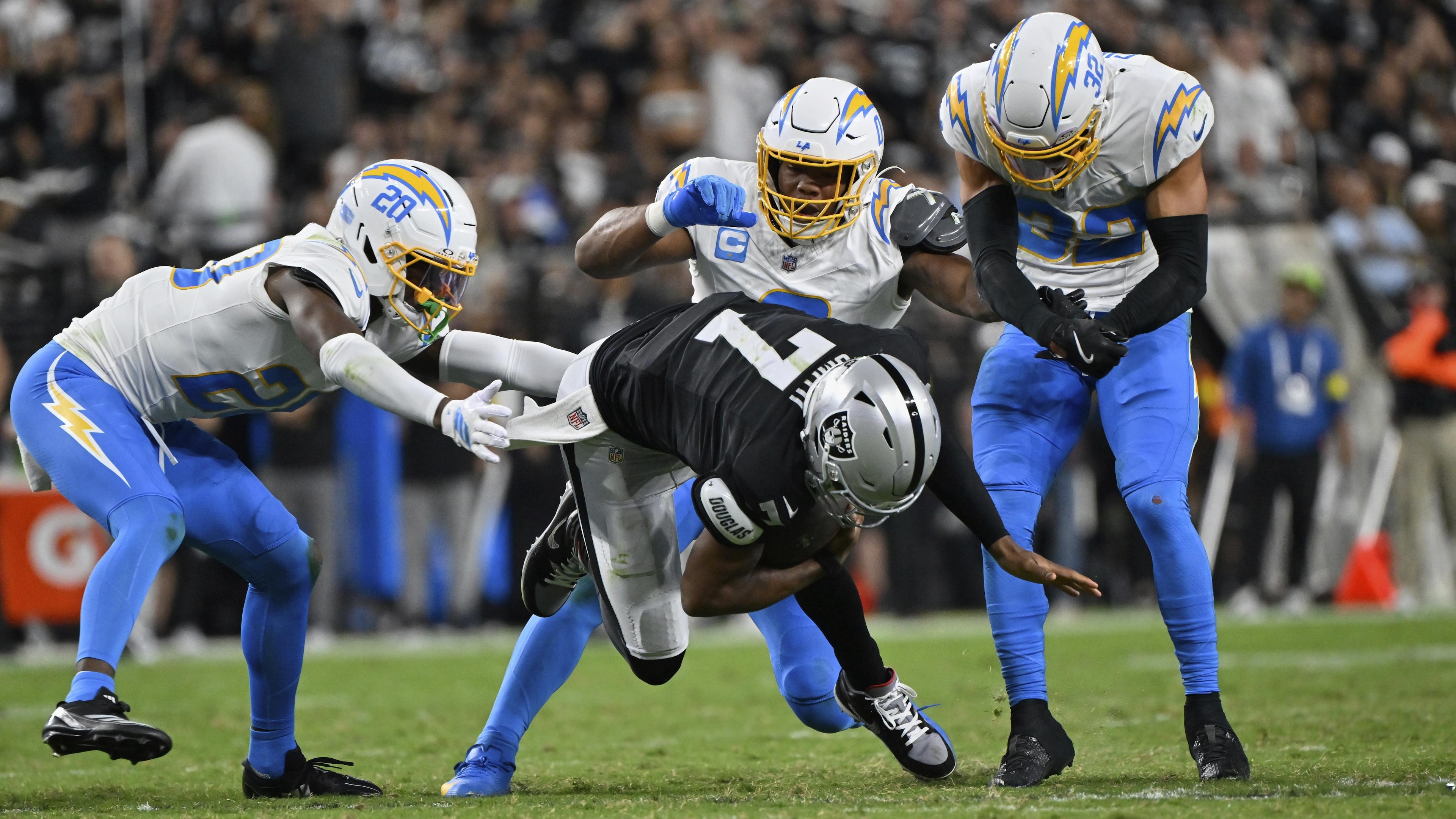 Chargers Raiders Football
