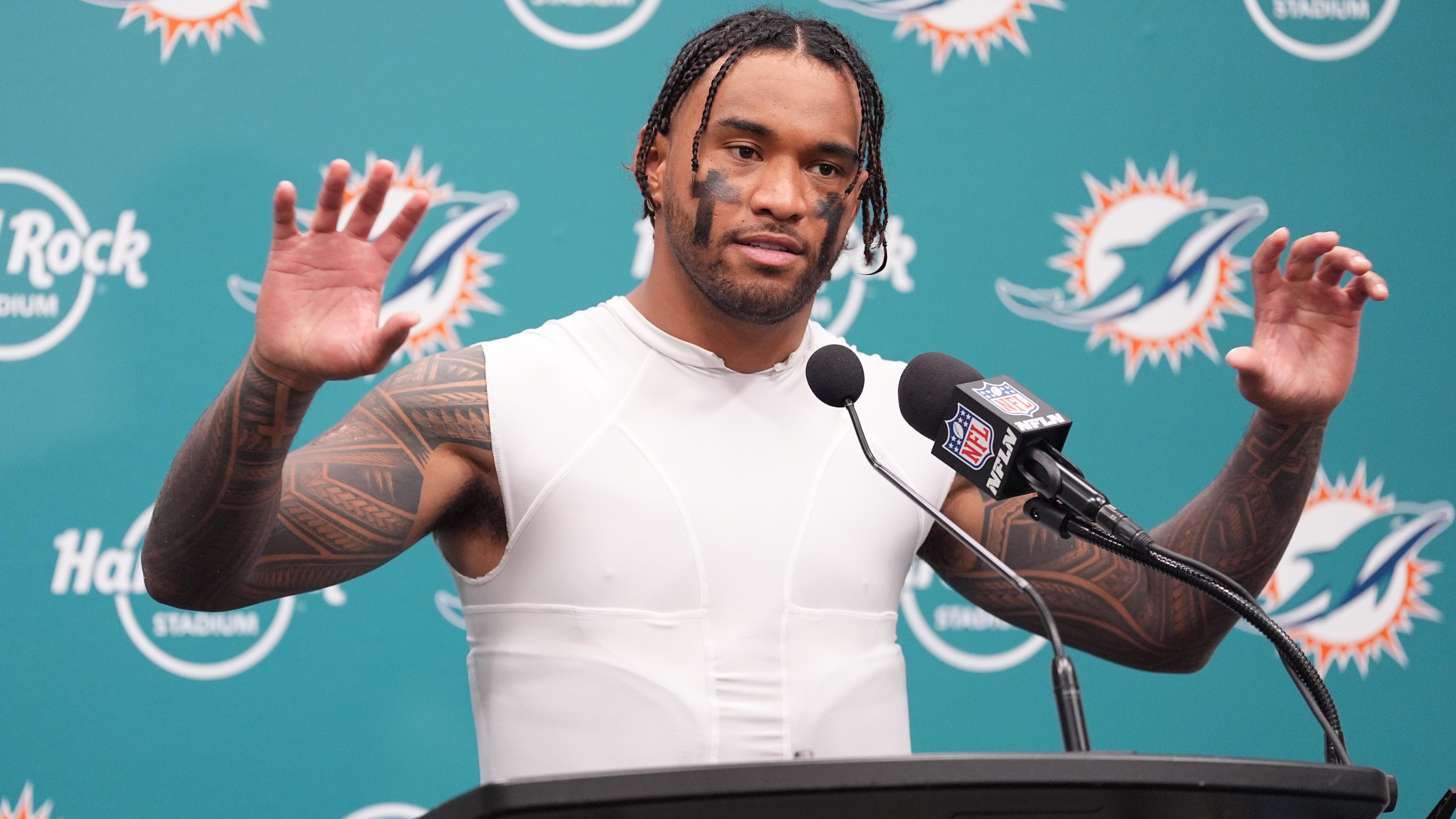 Chargers Dolphins Football