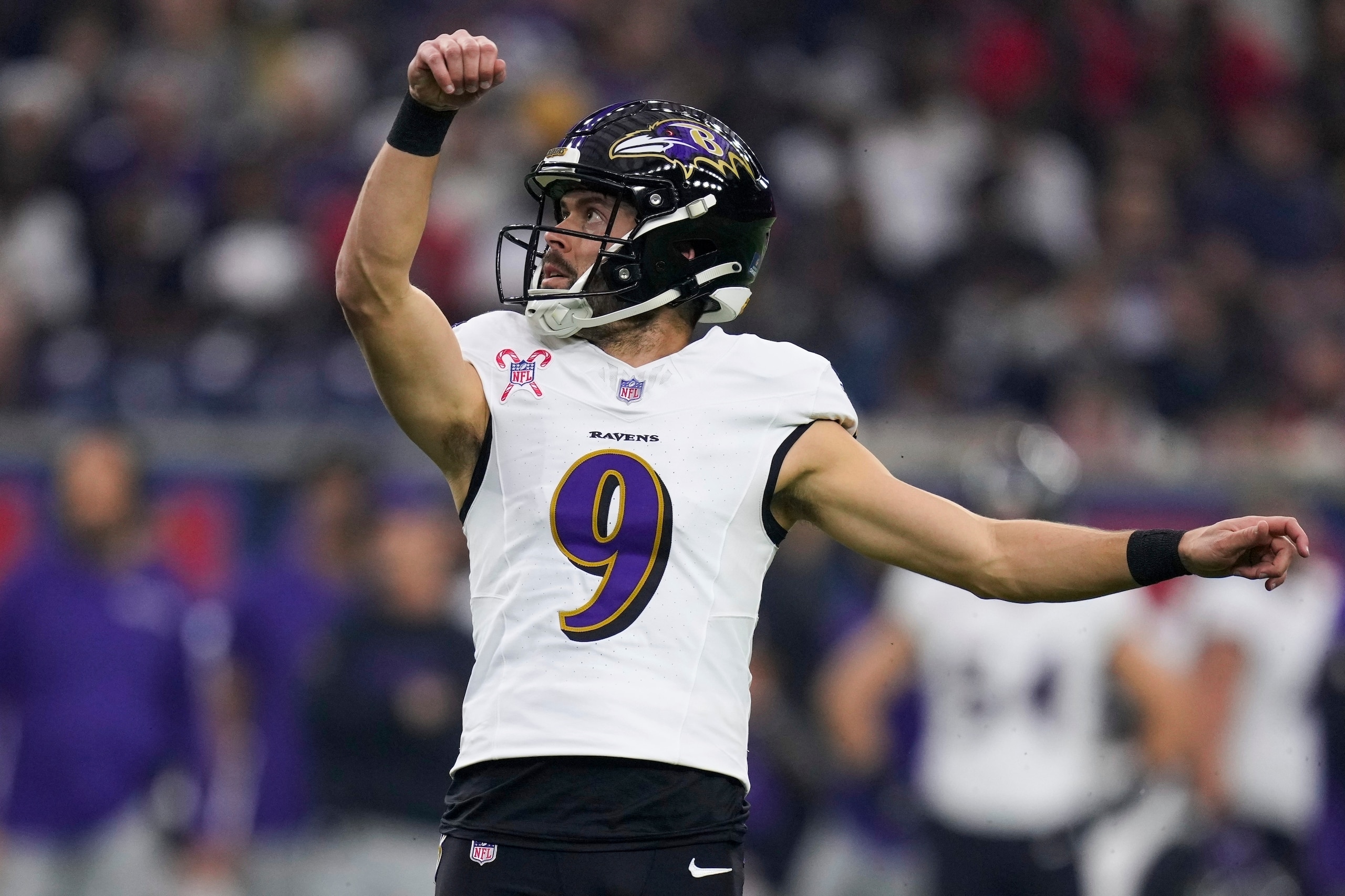 JUSTIN TUCKER
