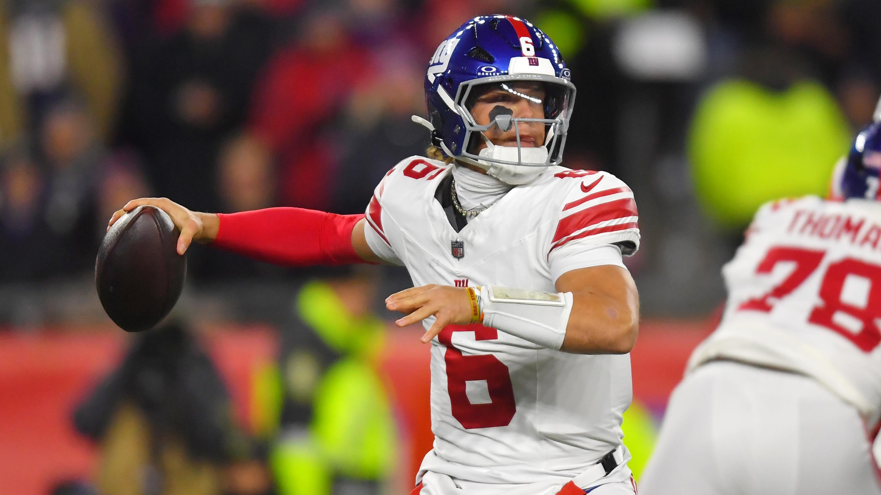 Jaxson Dart Takes Big Hit from LB, Causes Scuffle Between Giants, Patriots in Video