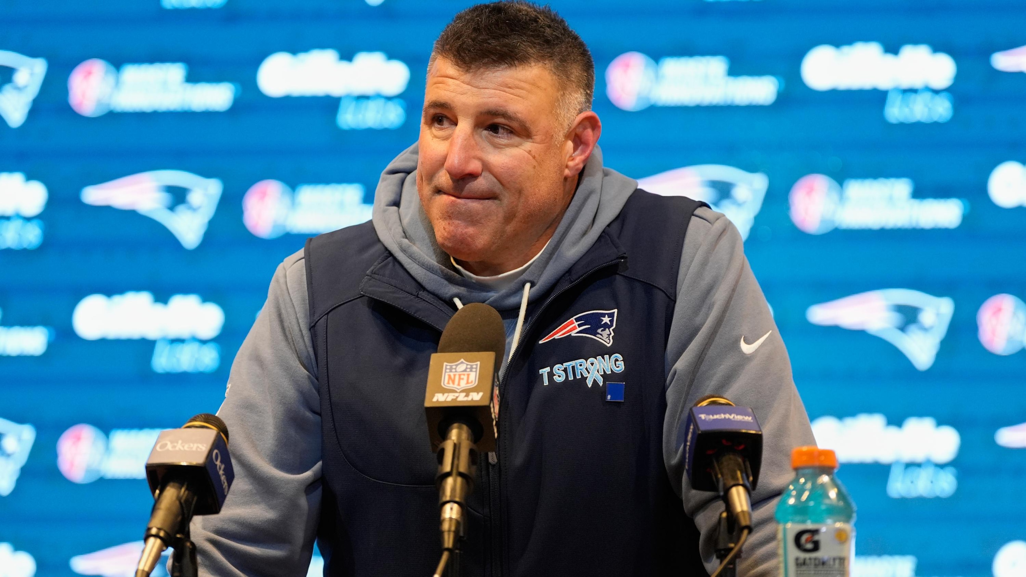 Patriots' Mike Vrabel Gets Bloody Lip on Video After Milton Williams Celebration in NFL Playoff Win