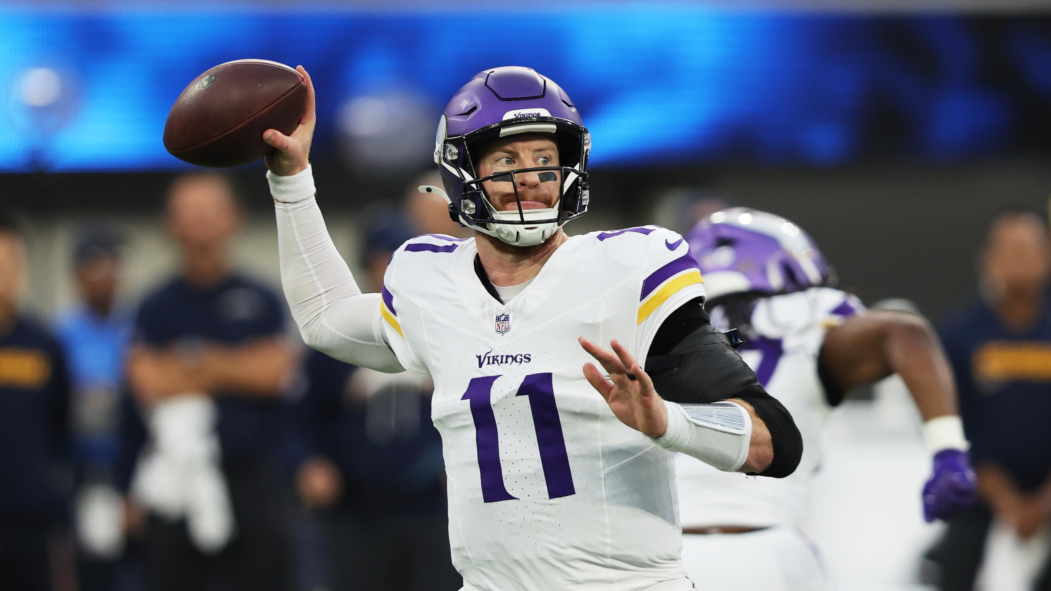 Vikings' Carson Wentz Reportedly Out for Season, Will Get Surgery on Shoulder Injury