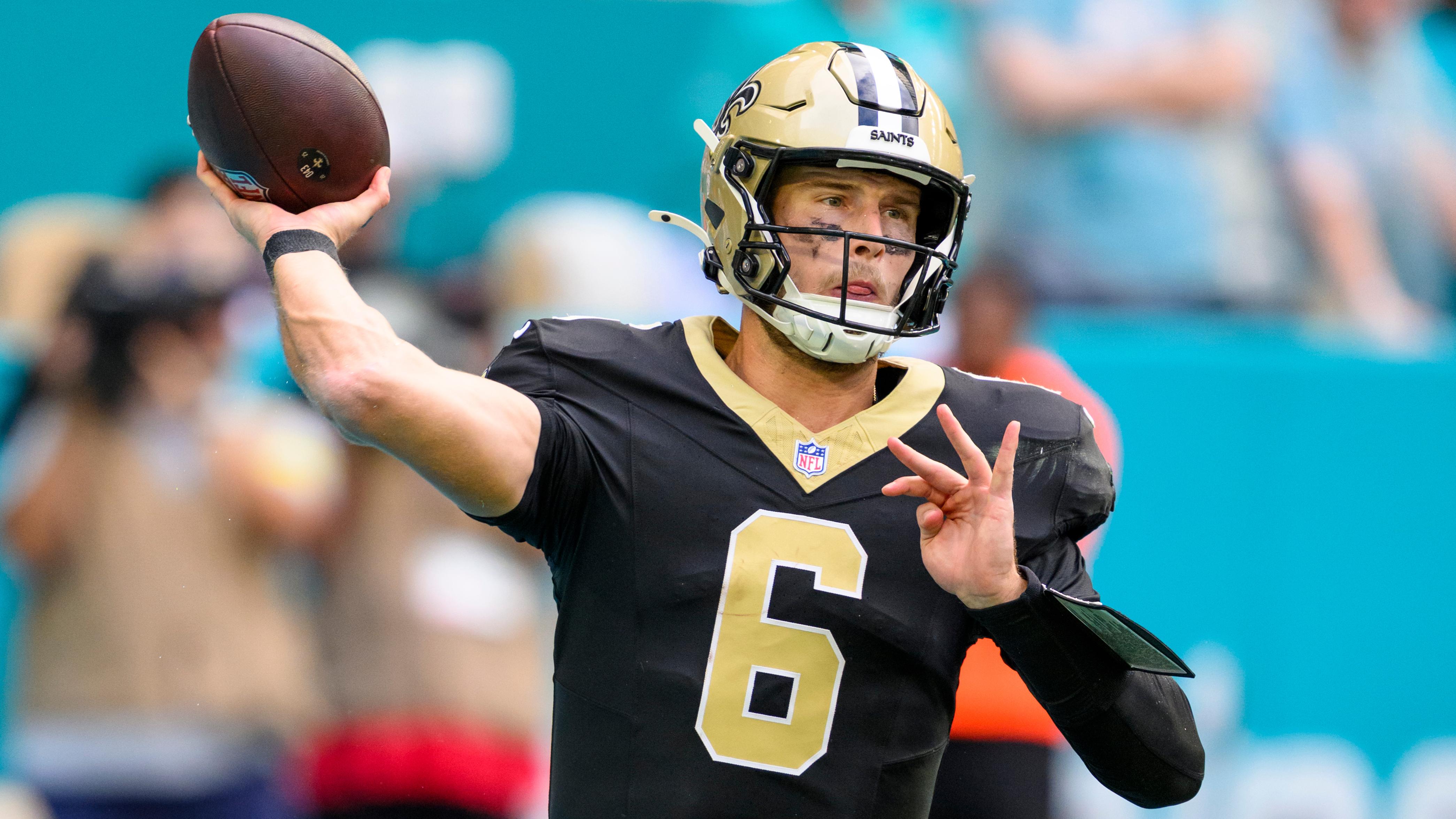 Saints Dolphins Football