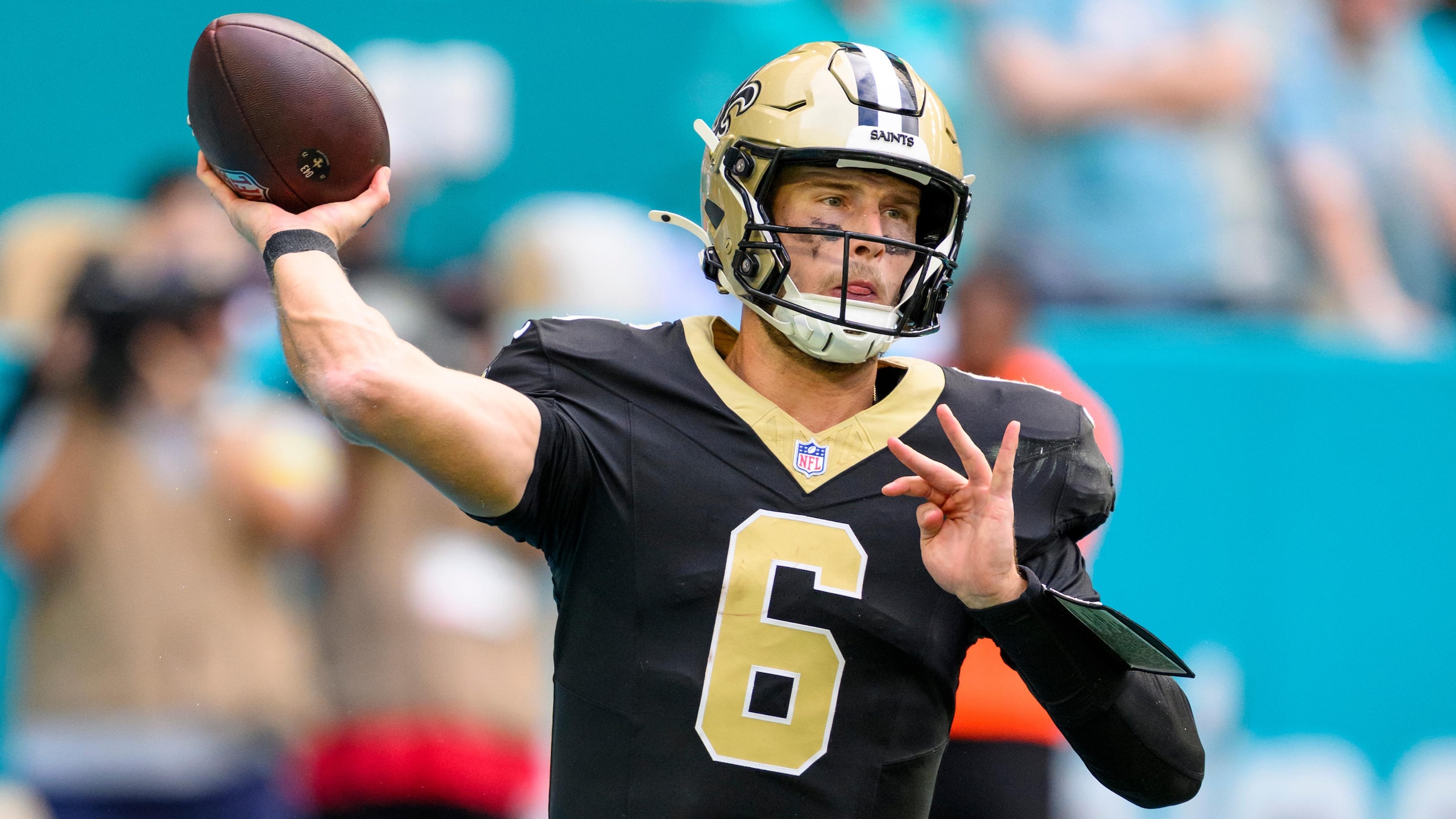 Saints Dolphins Football