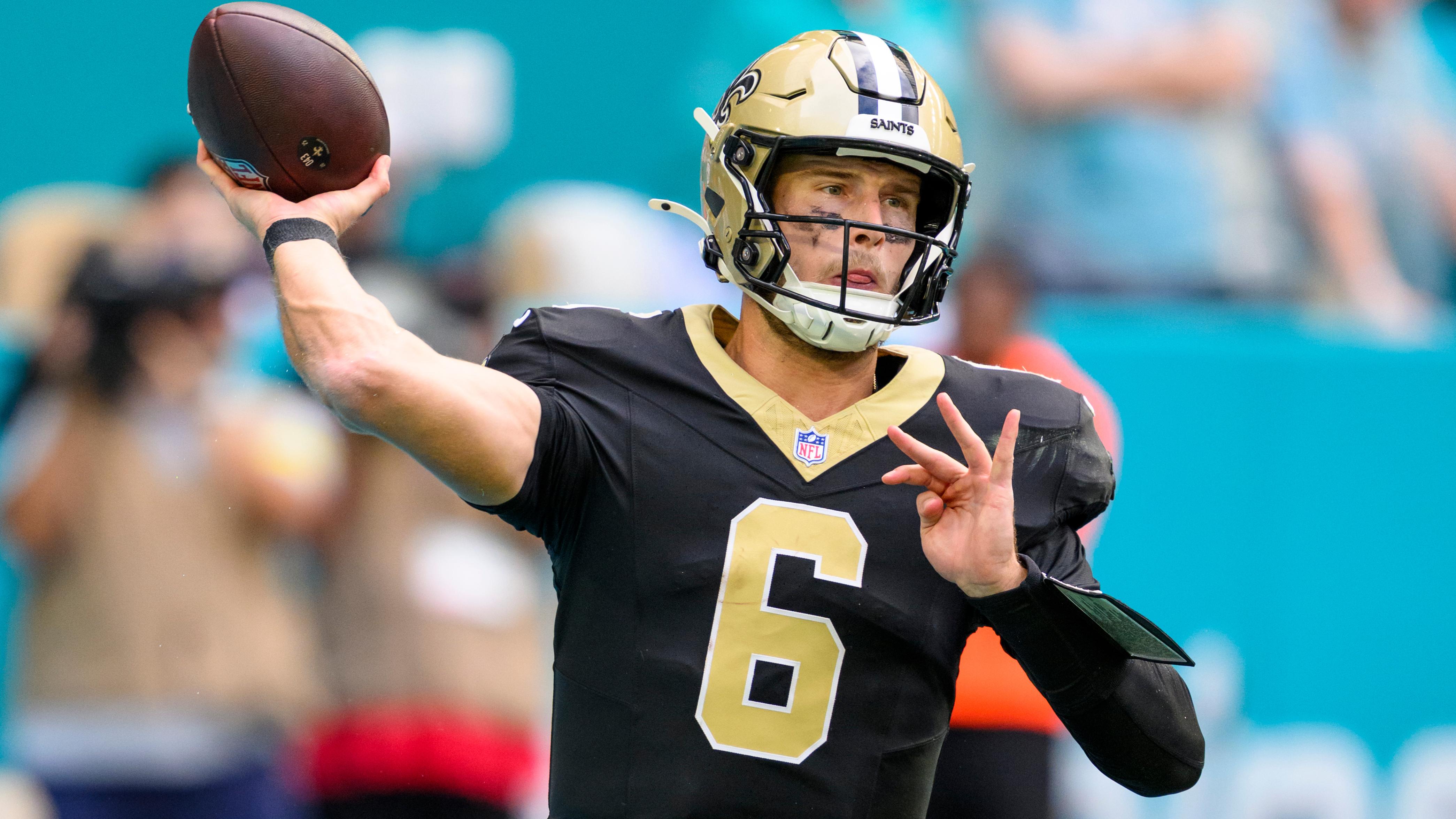 Saints Dolphins Football