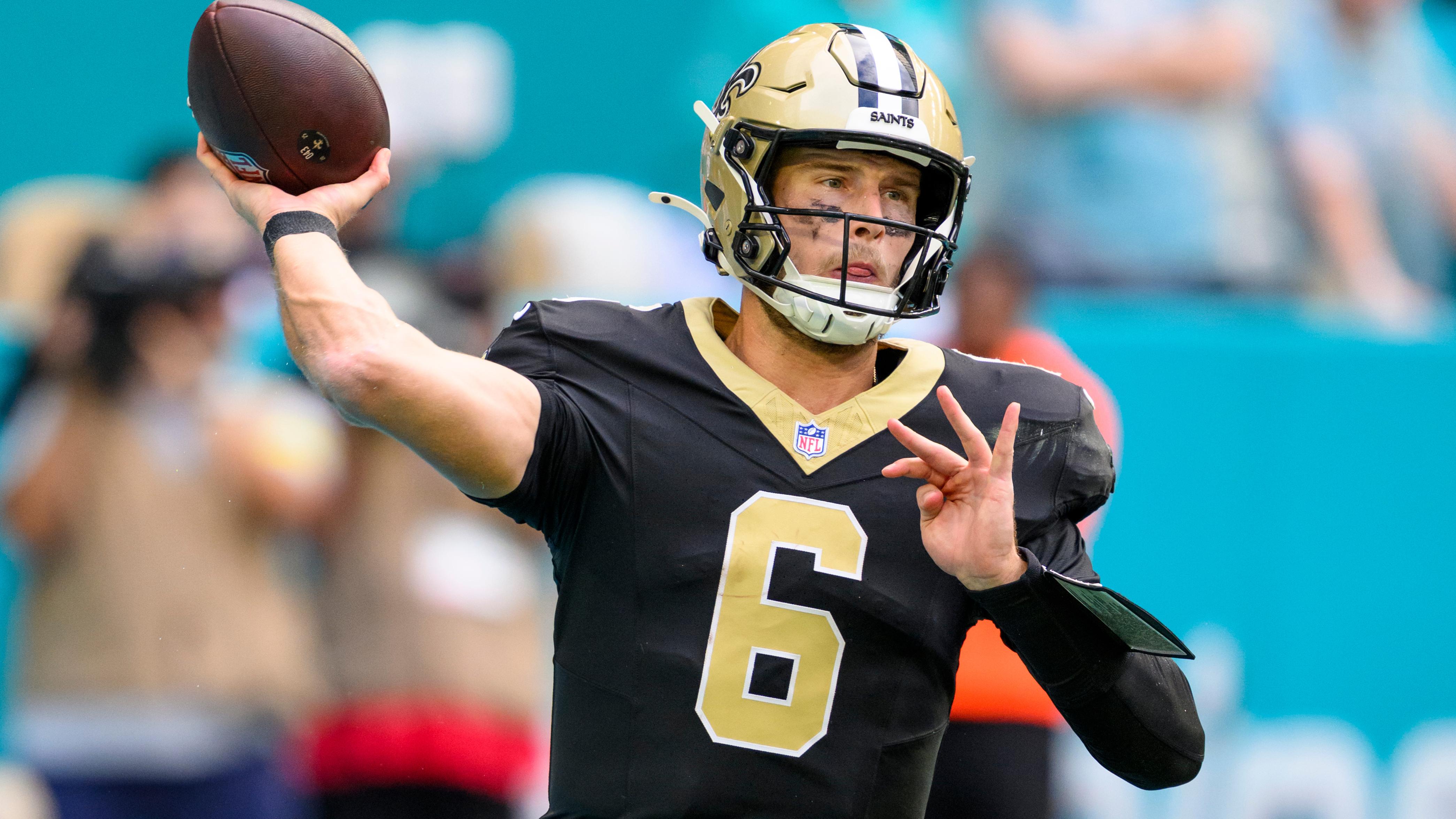 Saints Dolphins Football