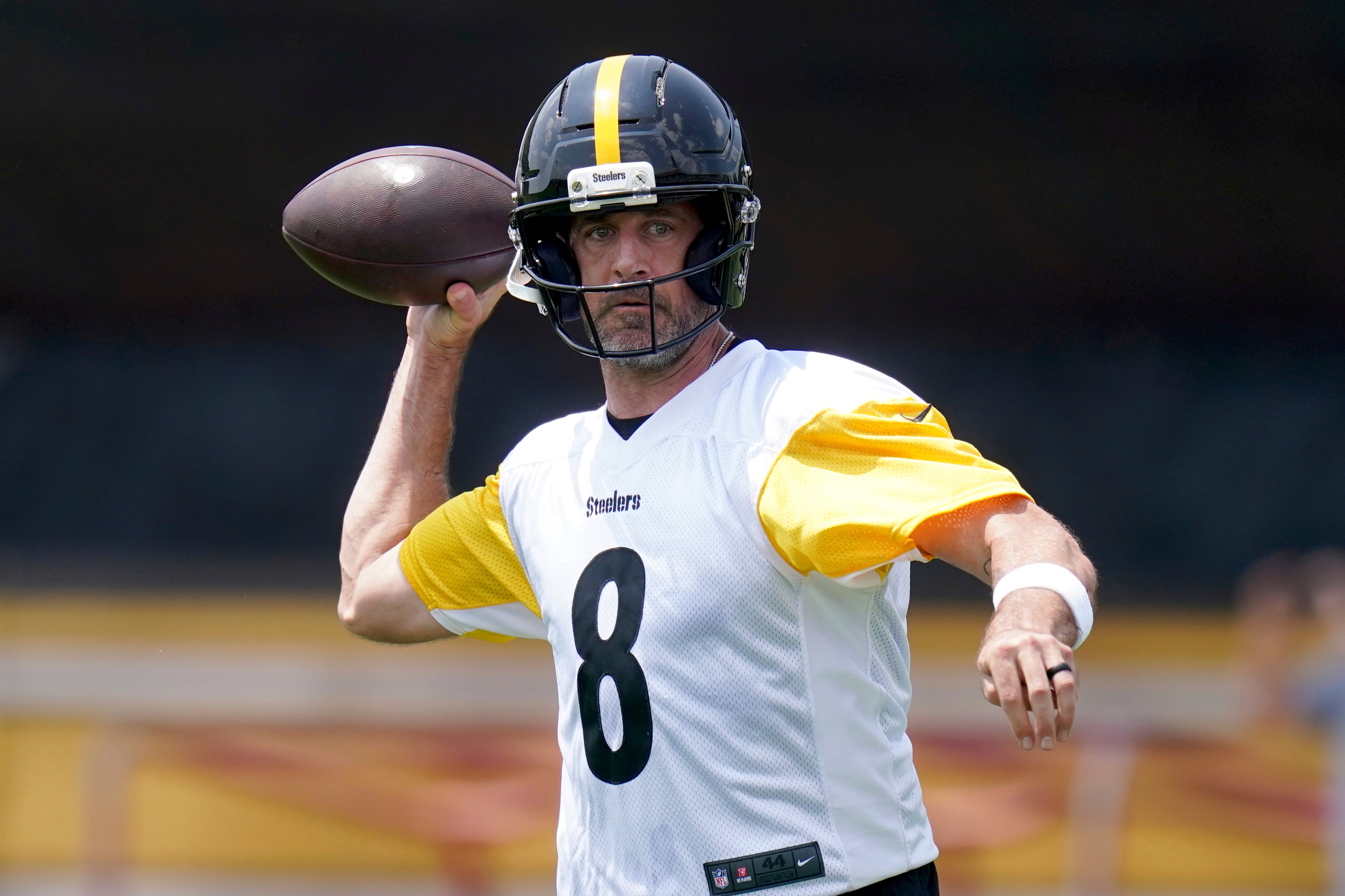 Steelers' Captain'S Contract Stalemate: Will He Walk Away? - 143z8ek