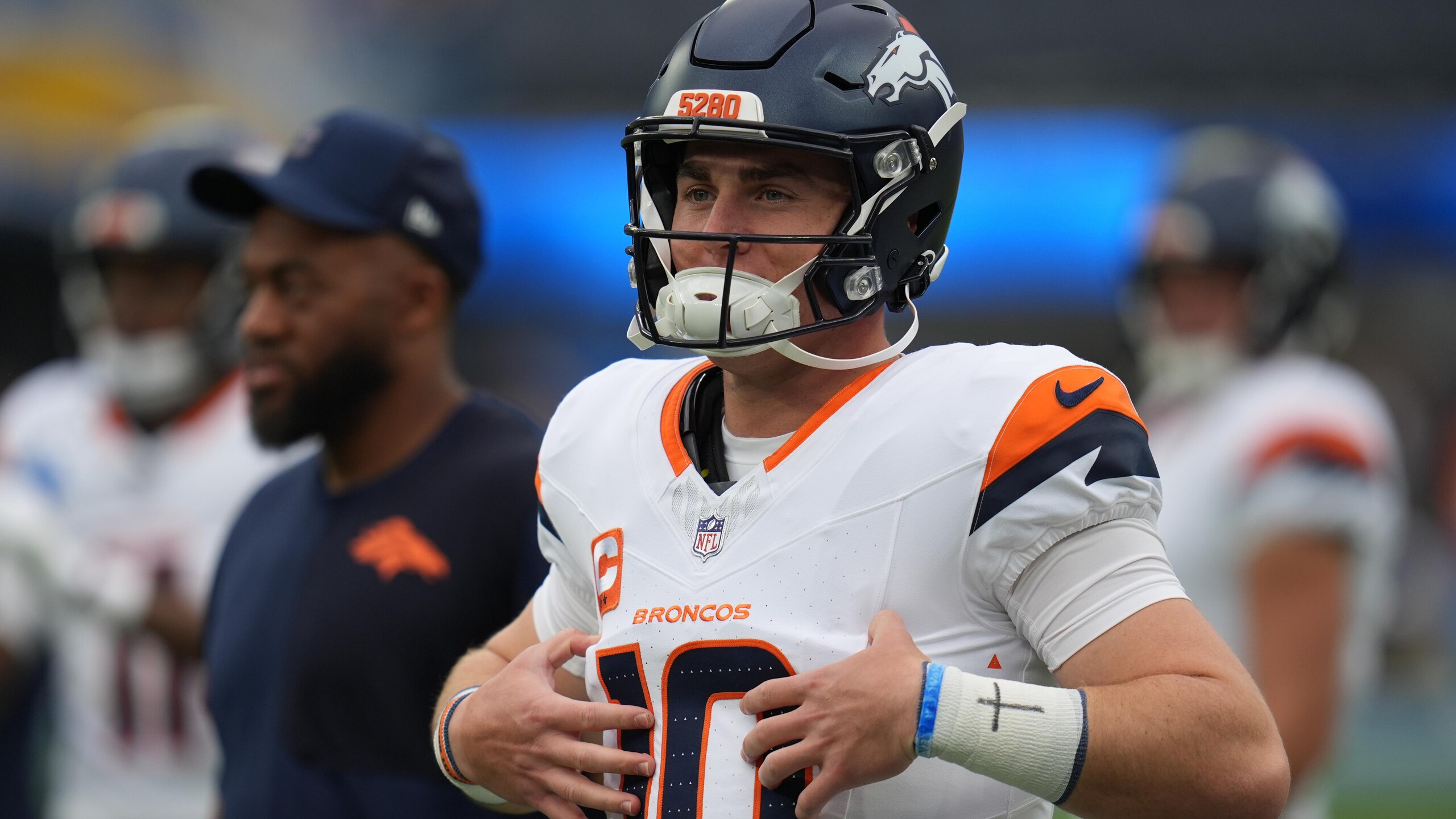 Broncos Chargers Football