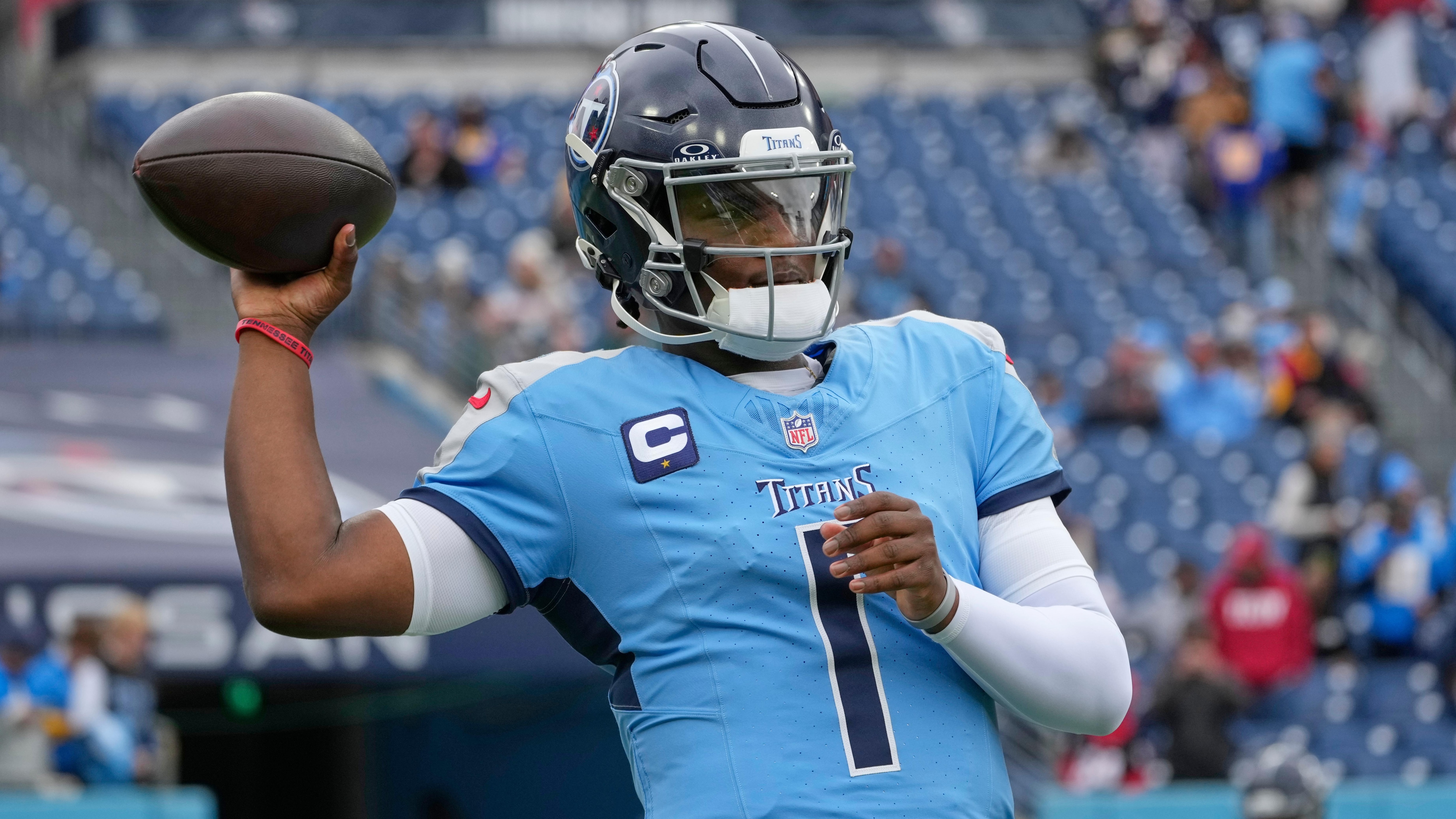 Chargers Titans Football