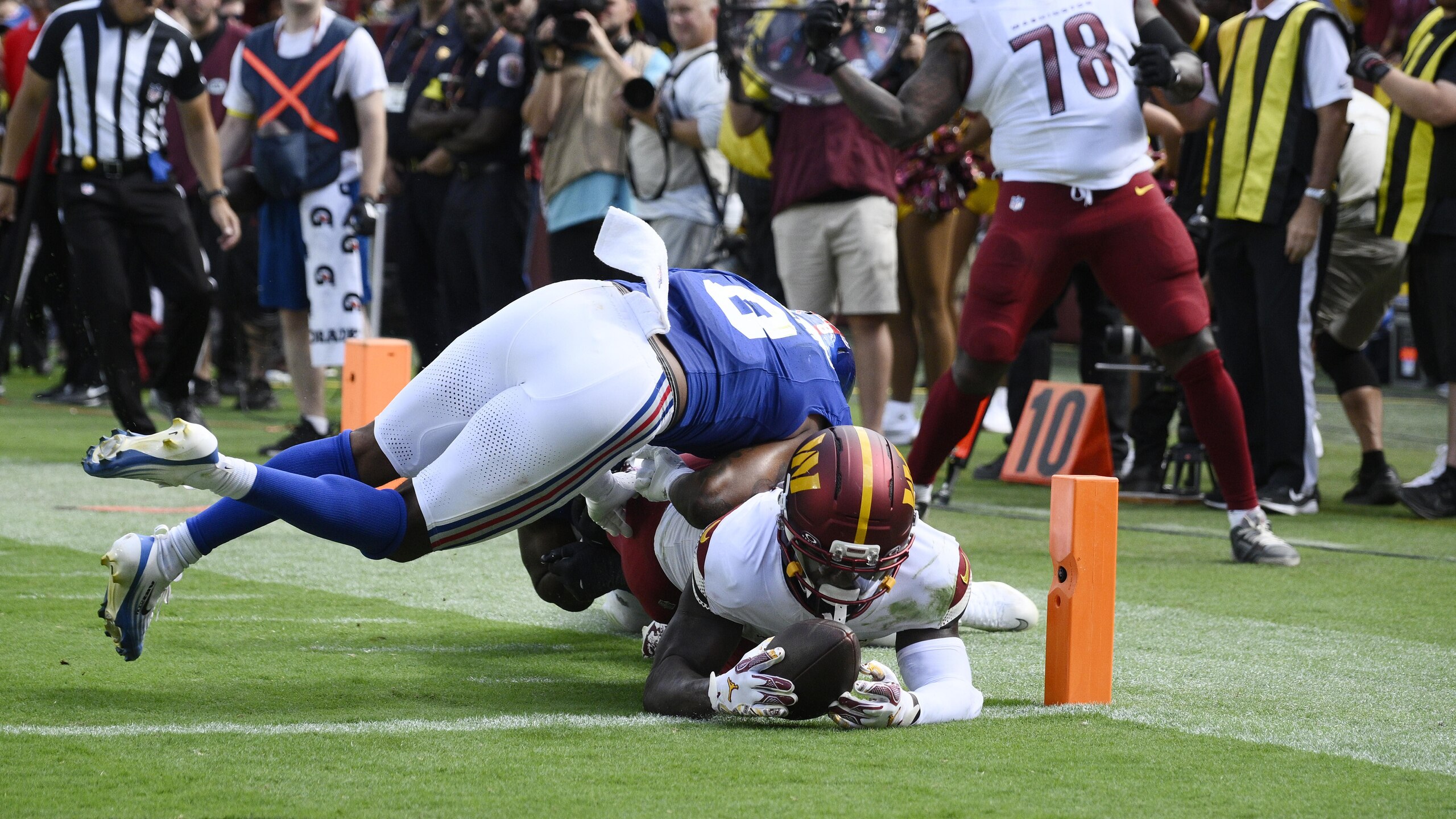 GIANTS-COMMANDERS