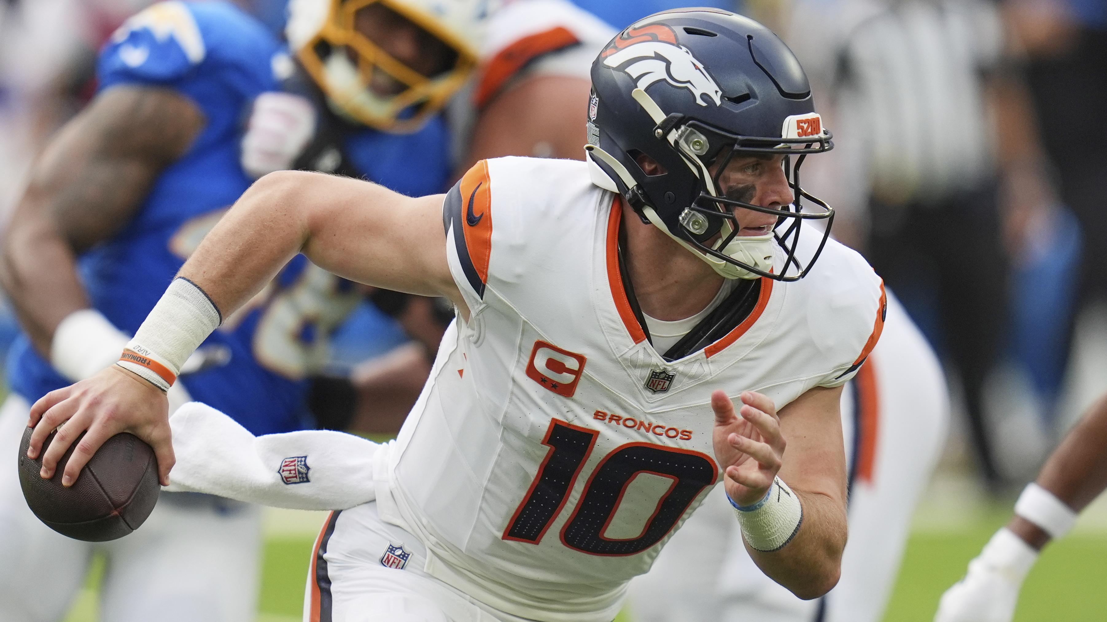Broncos Chargers Football