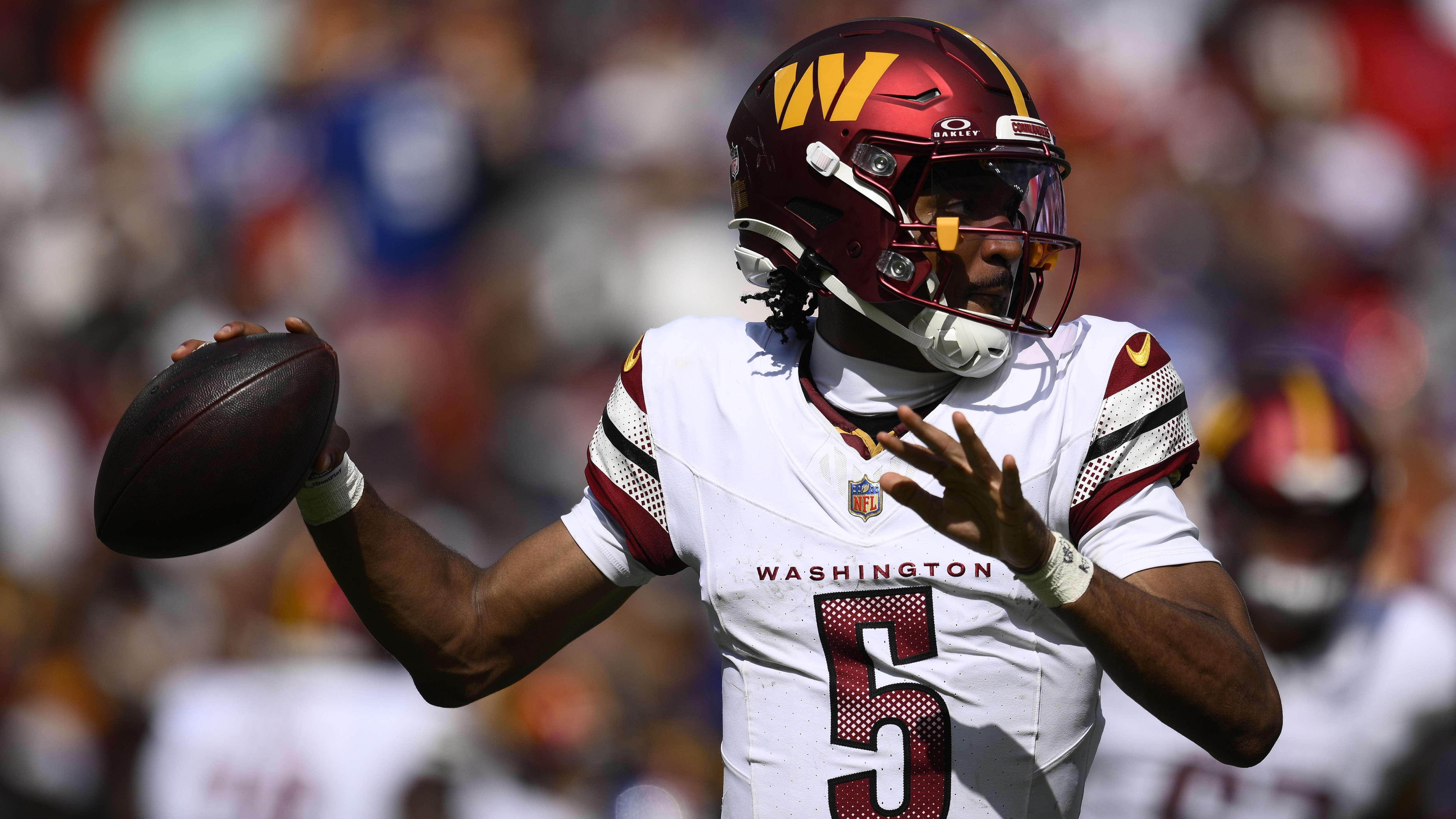 Jayden Daniels’ Wrist Injury Downplayed by Commanders HC Dan Quinn Before Packers Game