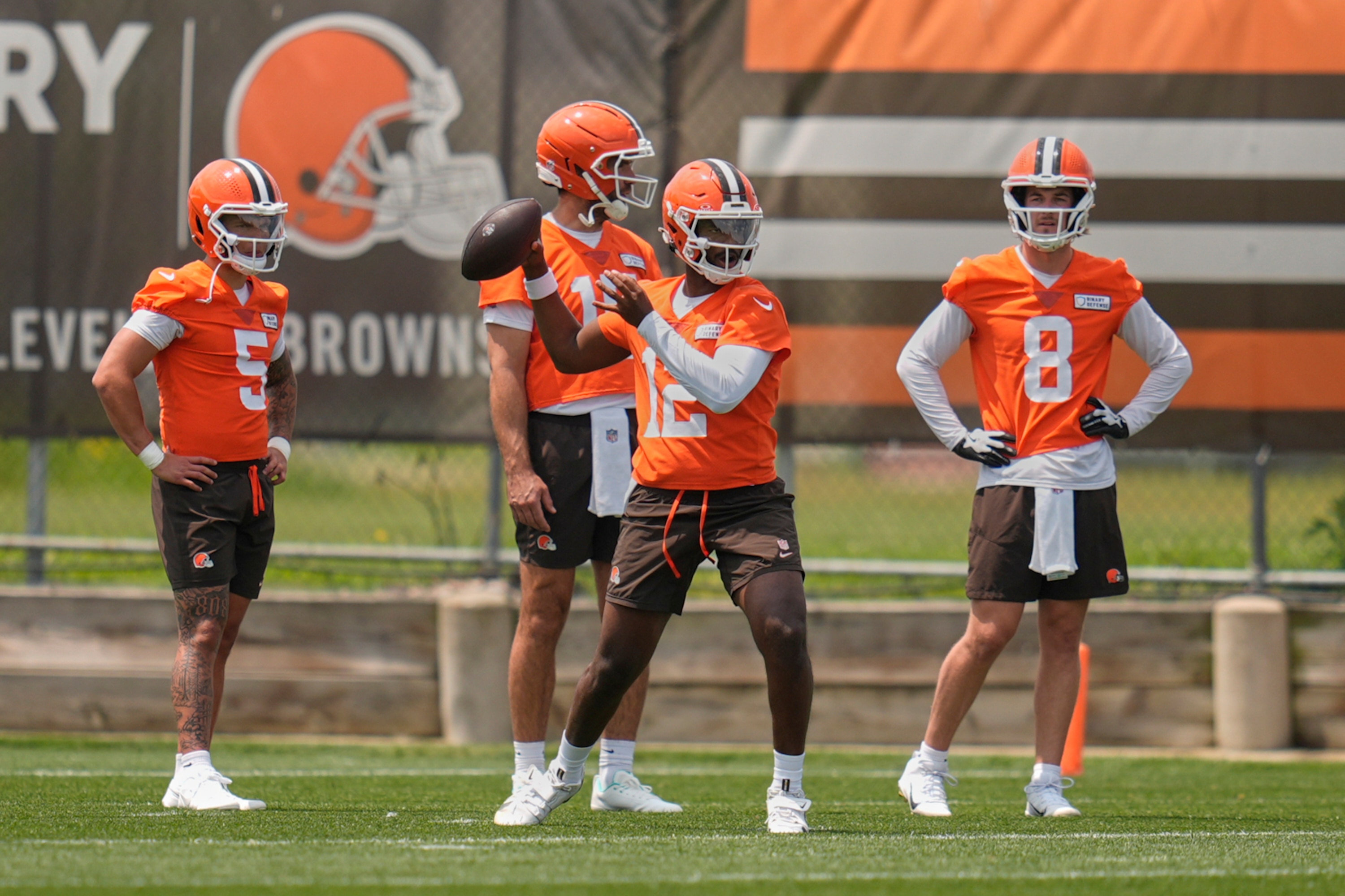 Joe Flacco Tells Shedeur Sanders He Hasn't Danced Publicly in His Life in Browns Video