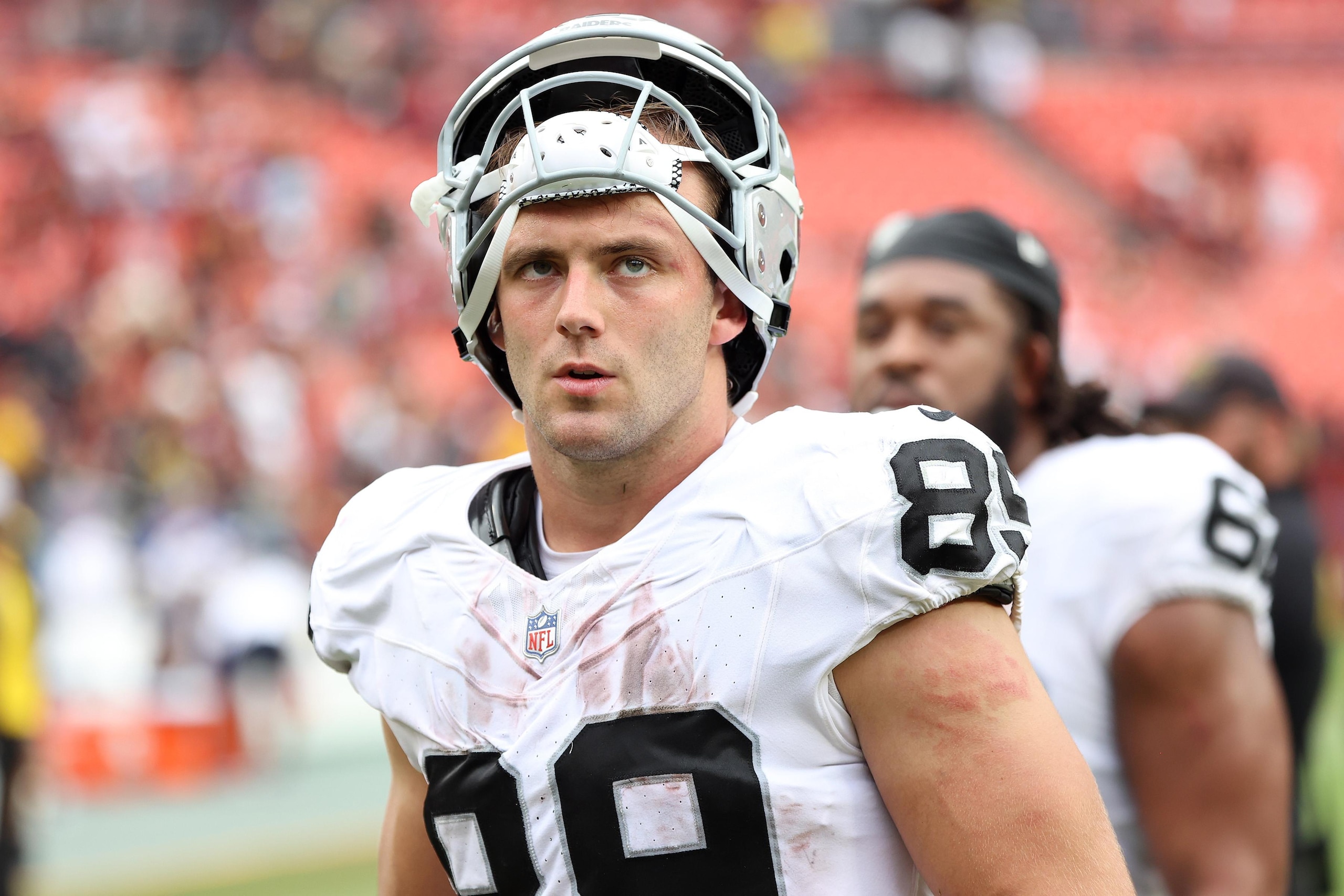 Raiders Commanders Football