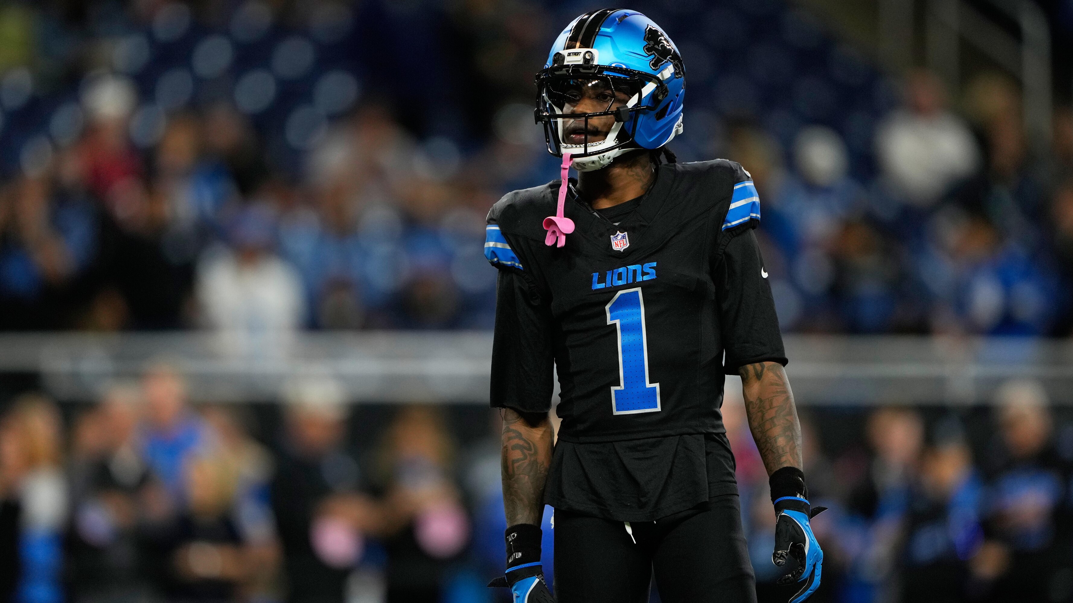 Week 10 Fantasy Picks: Start Odunze, Bench Metcalf