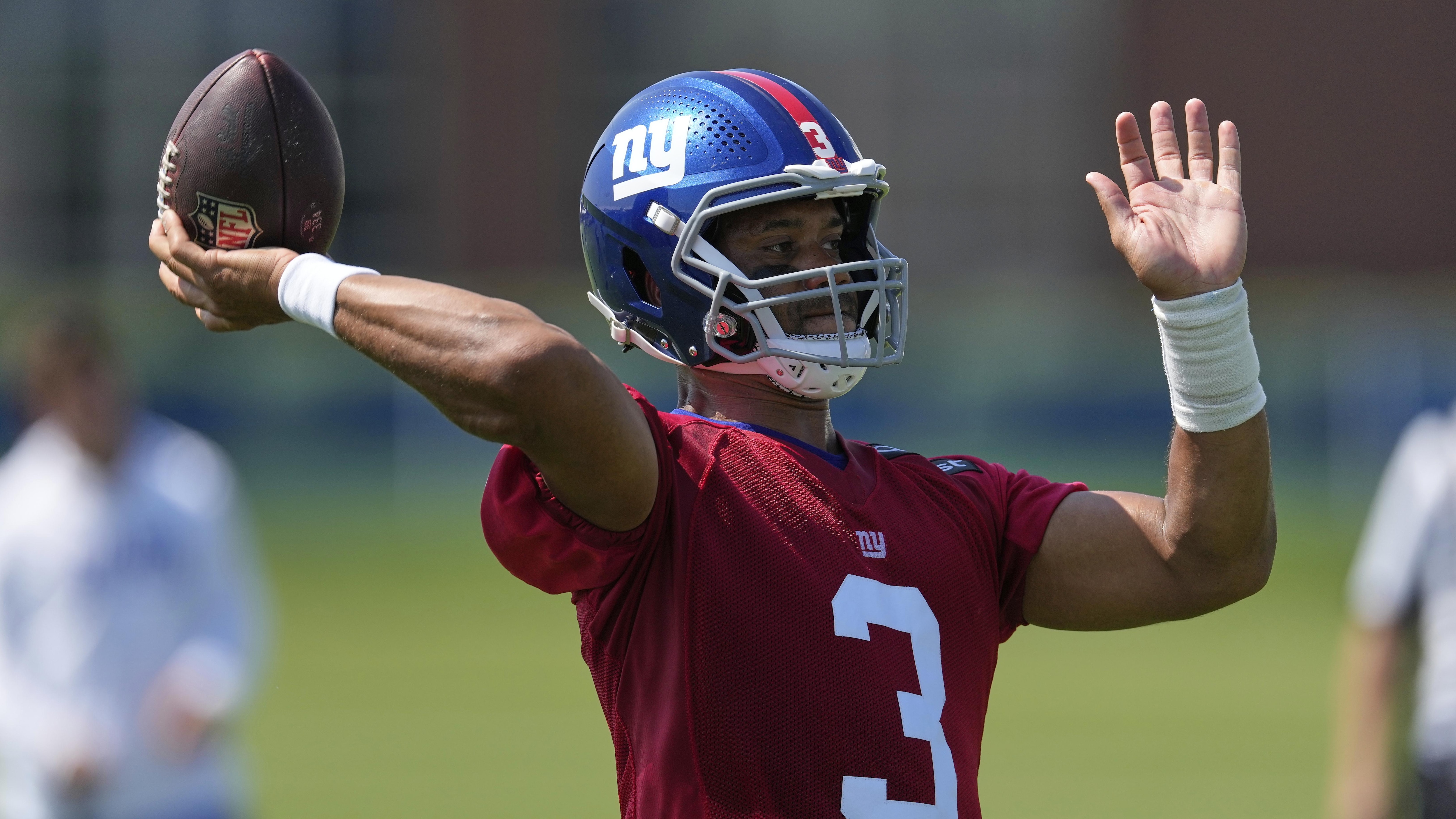 Giants Camp Football
