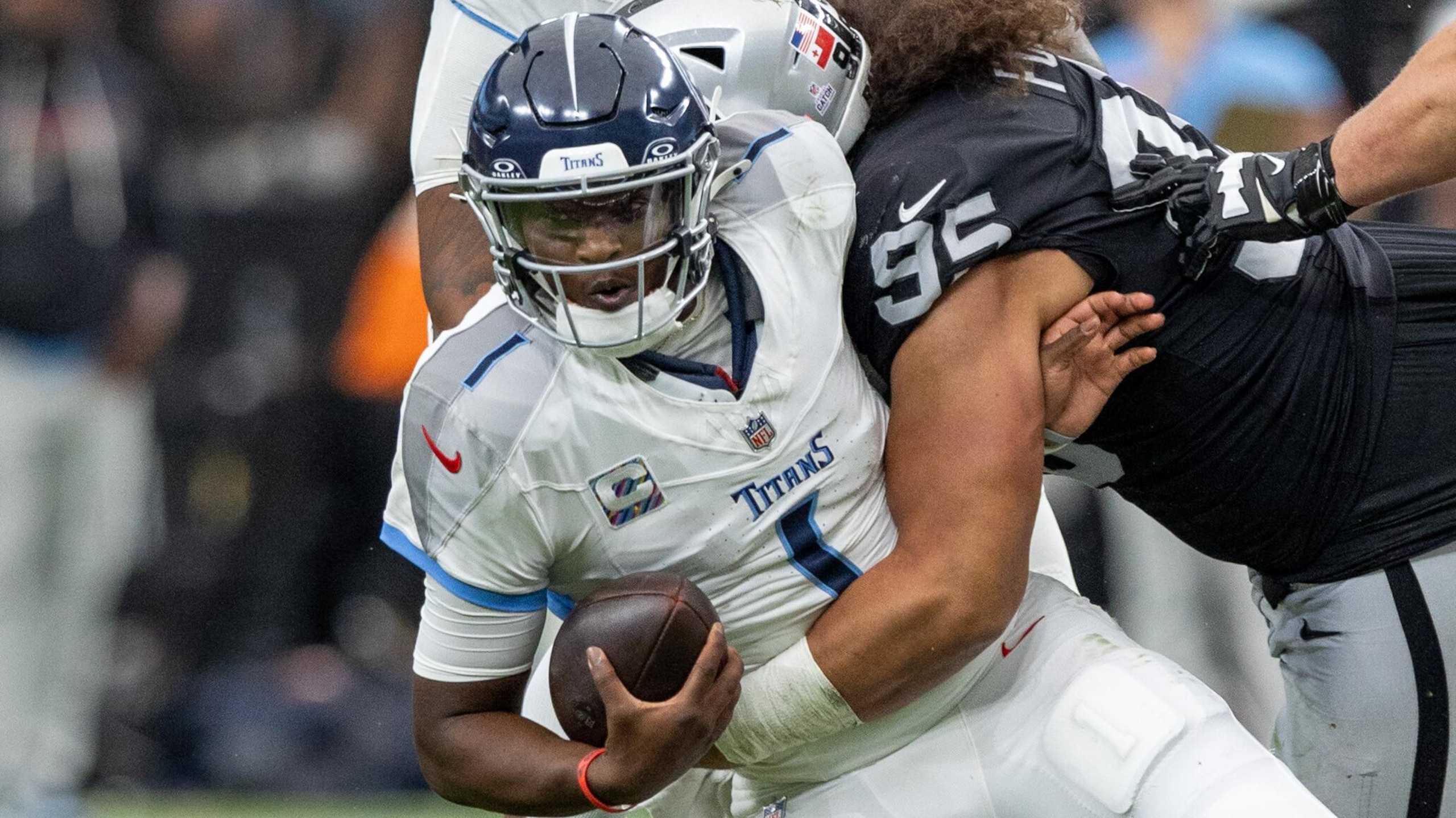 Titans Raiders Football