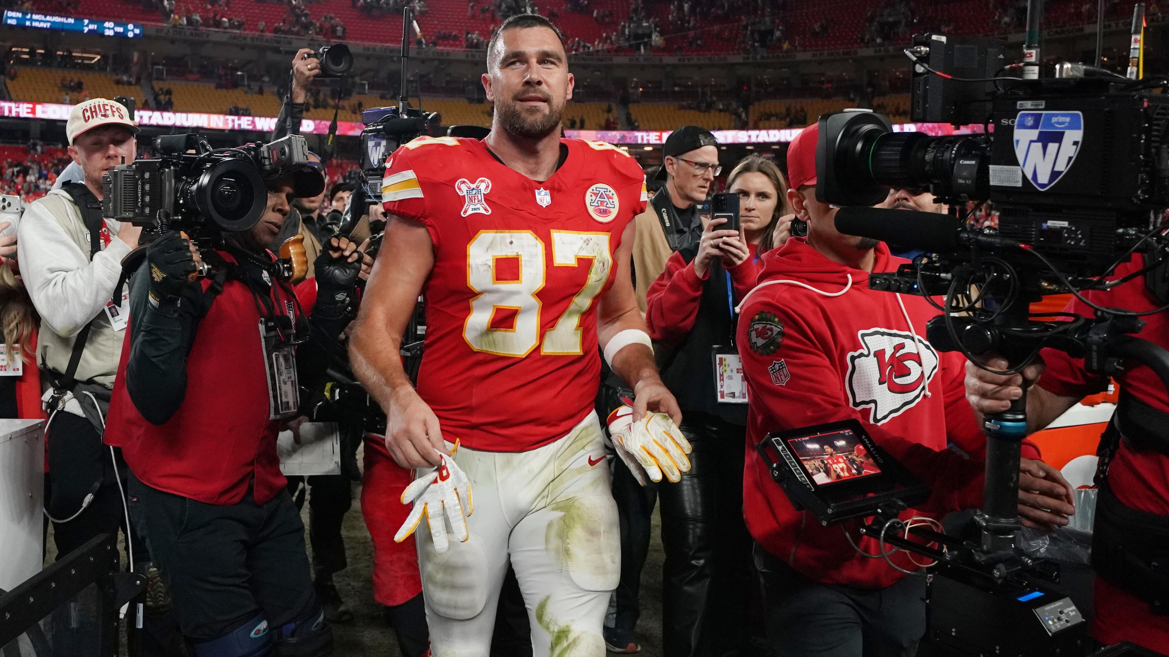 Broncos Chiefs Football