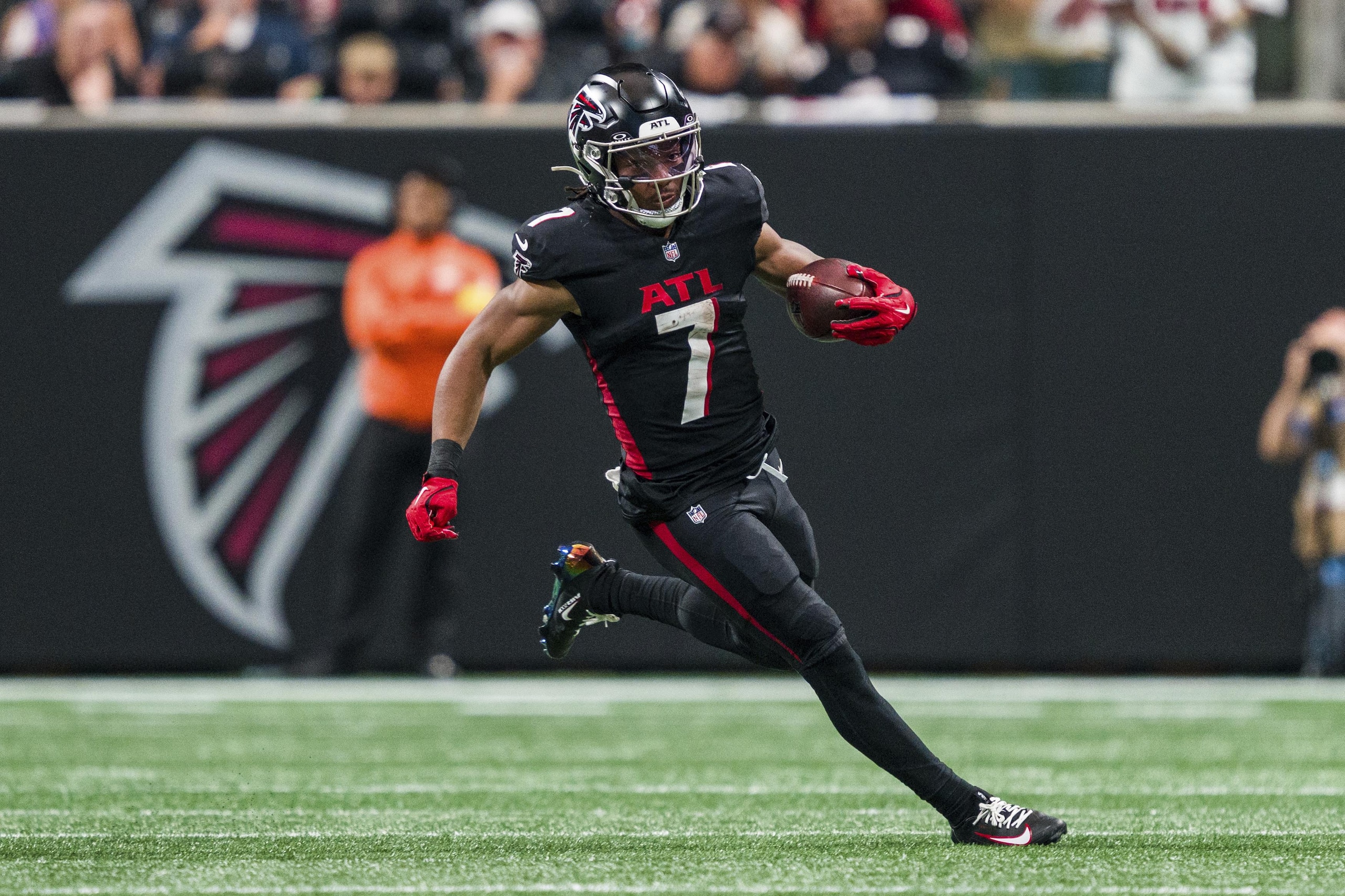Buccaneers Falcons Football