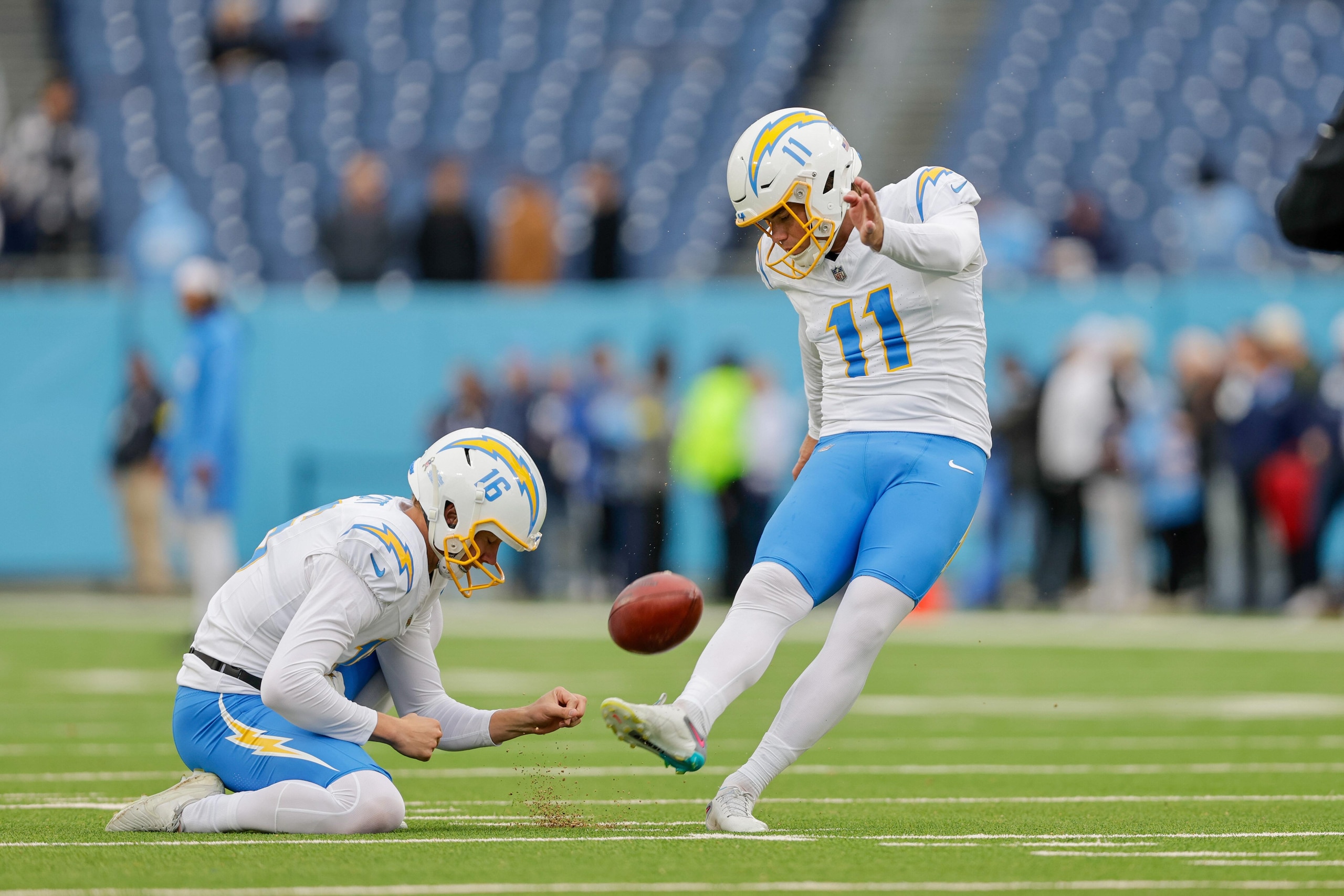 Chargers Titans Football