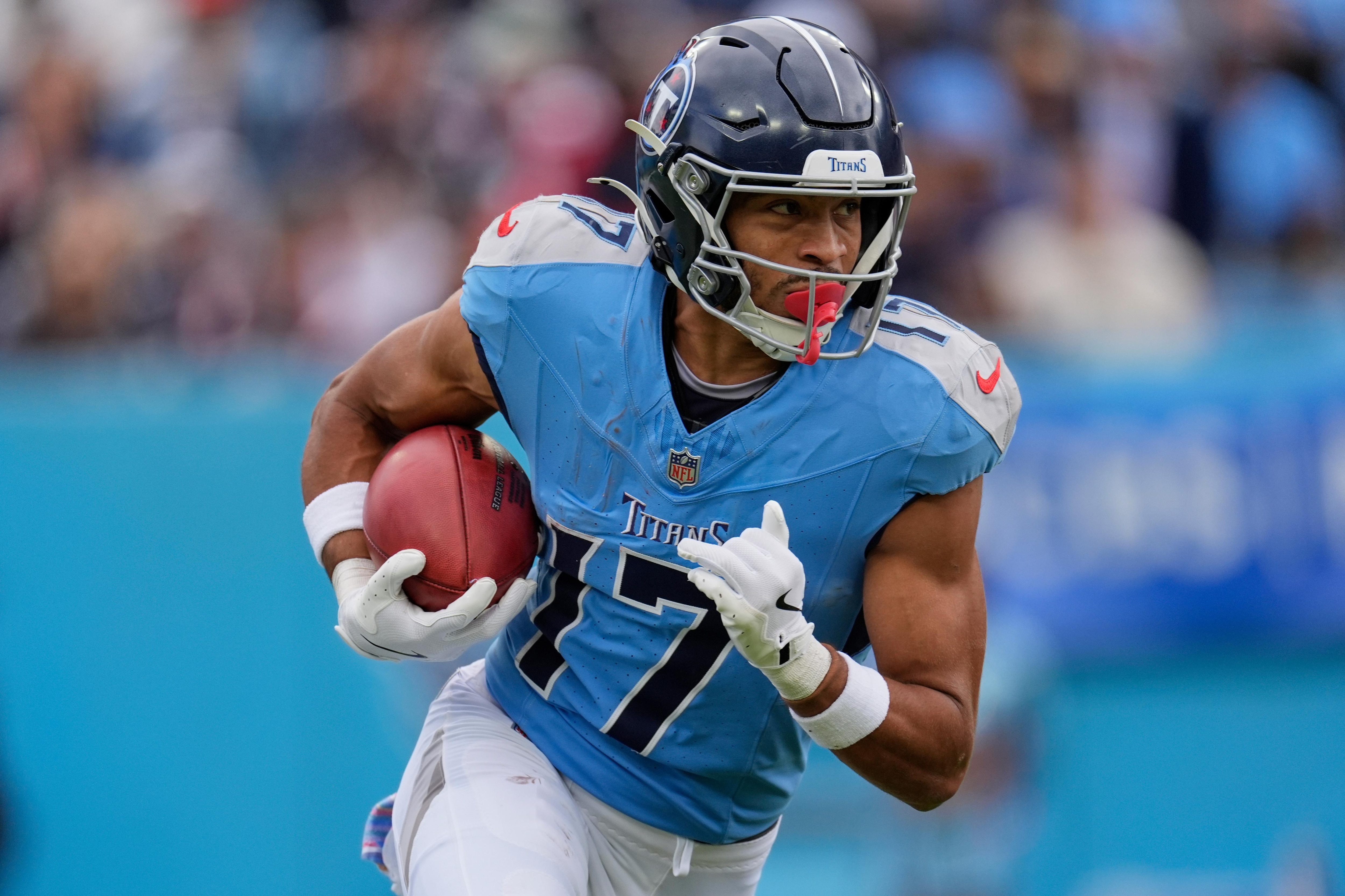 Patriots Titans Football