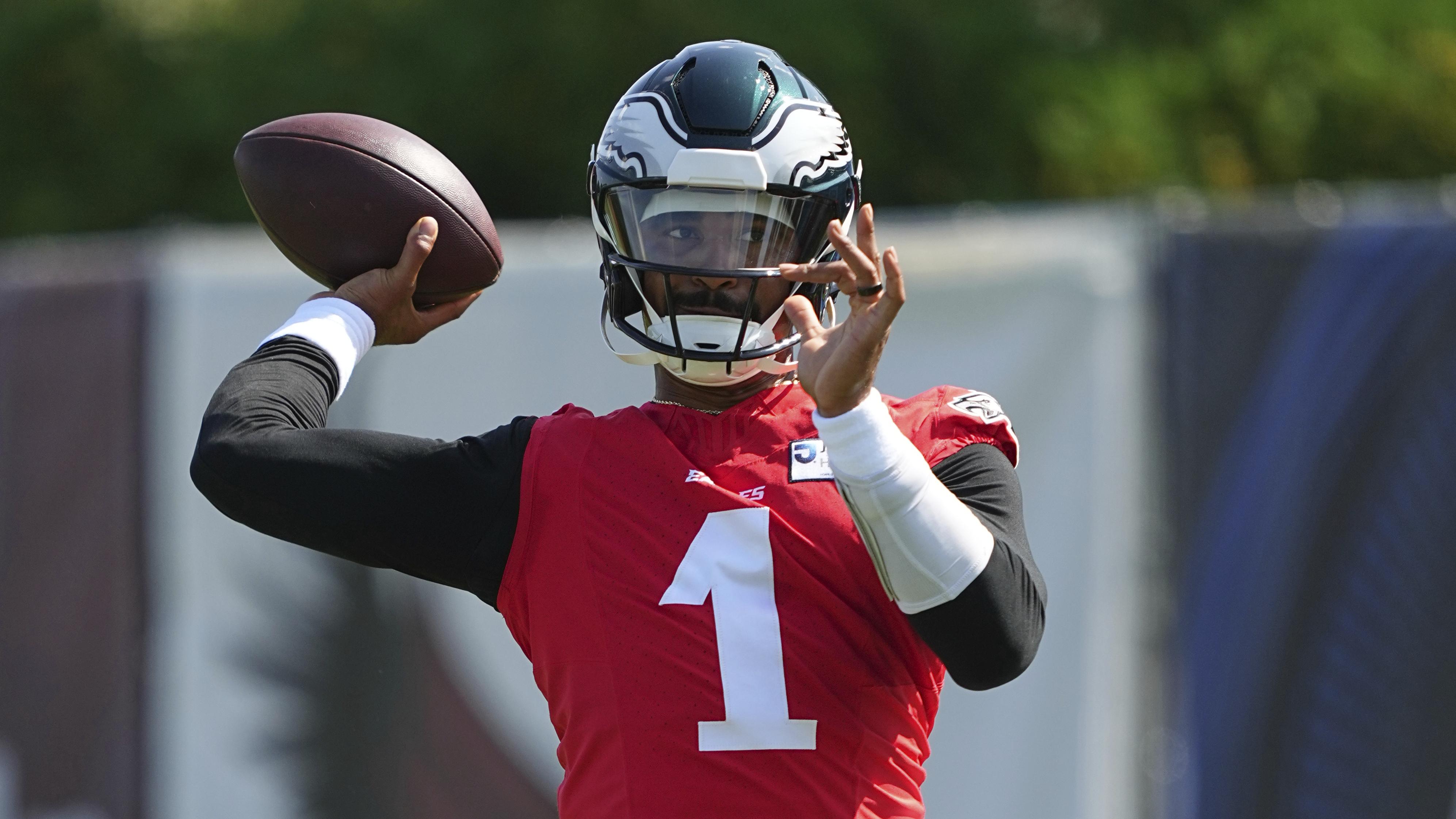 Eagles Camp Football