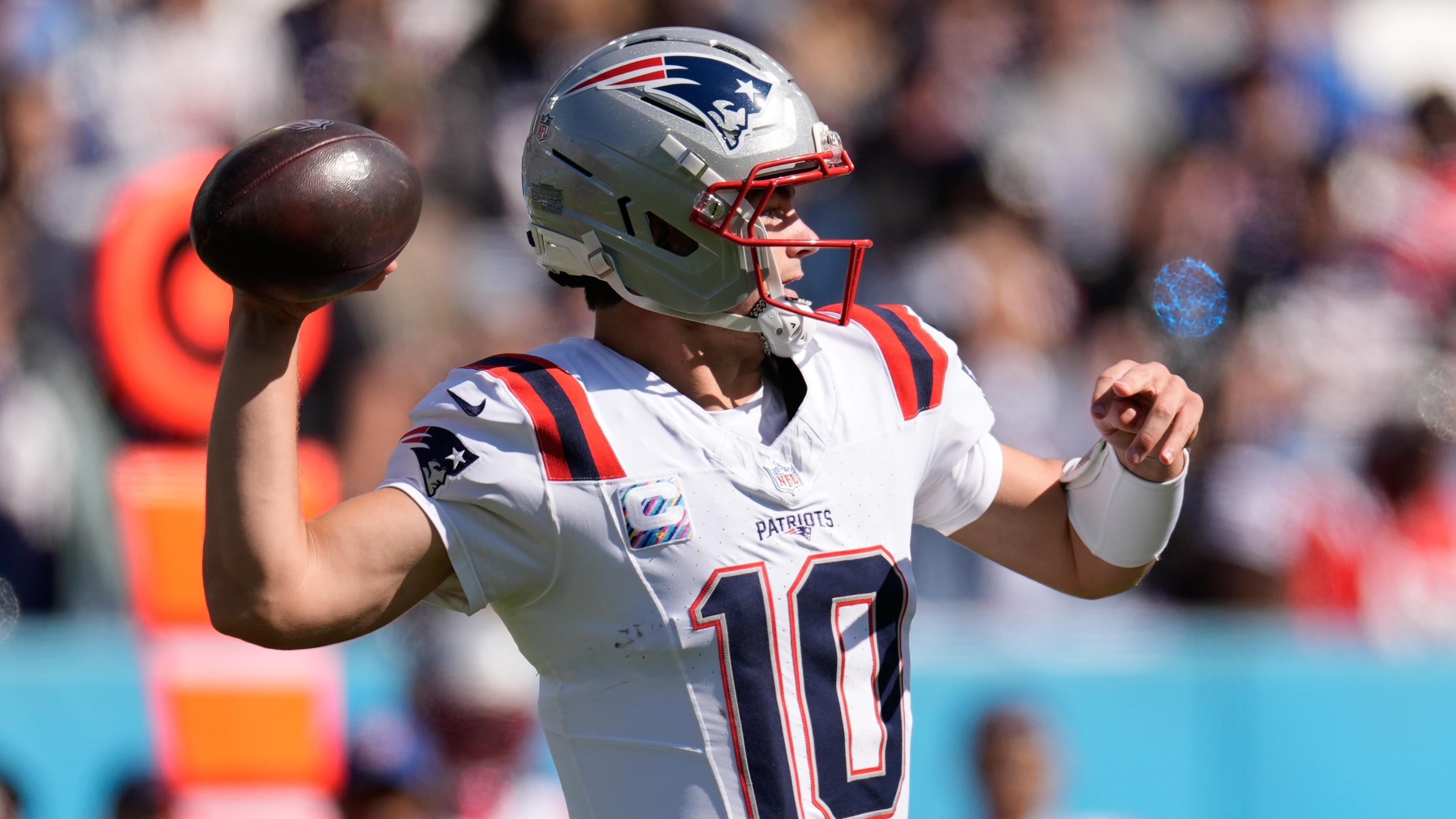 Patriots Titans Football