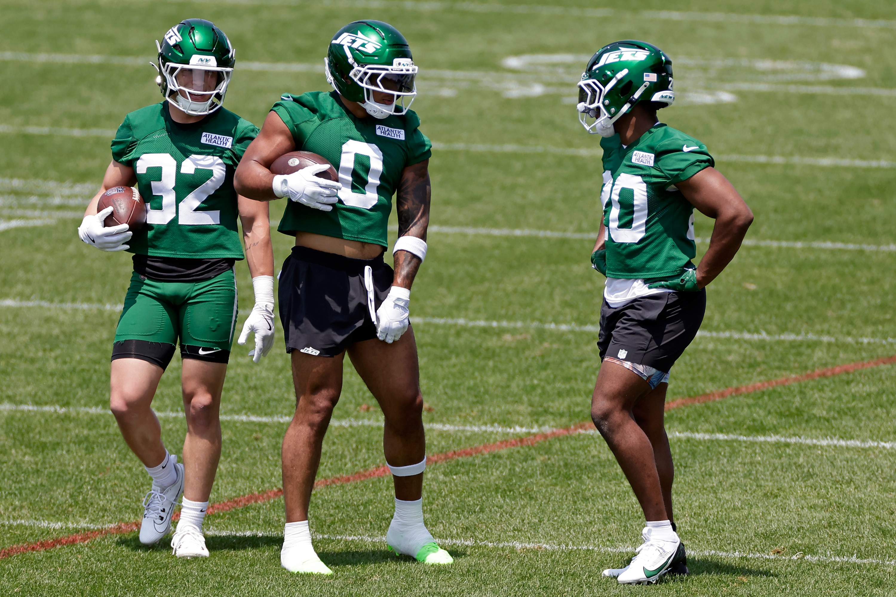 Jets Reportedly to Feature All 3 RBs Breece Hall, Braelon Allen, Isaiah Davis in 2025