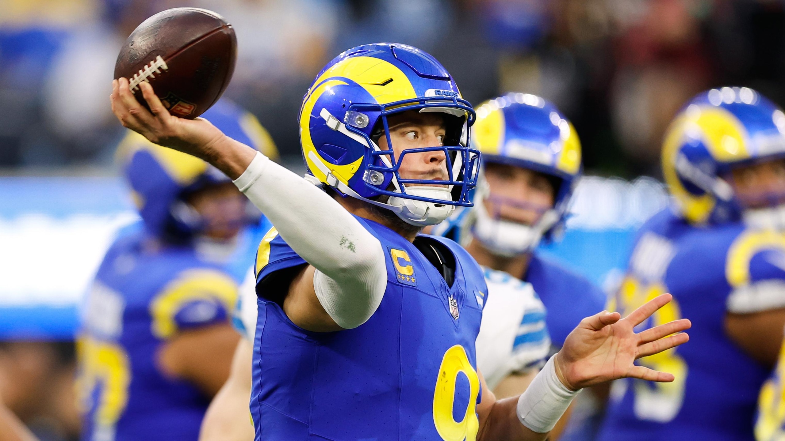 Lions Rams Football