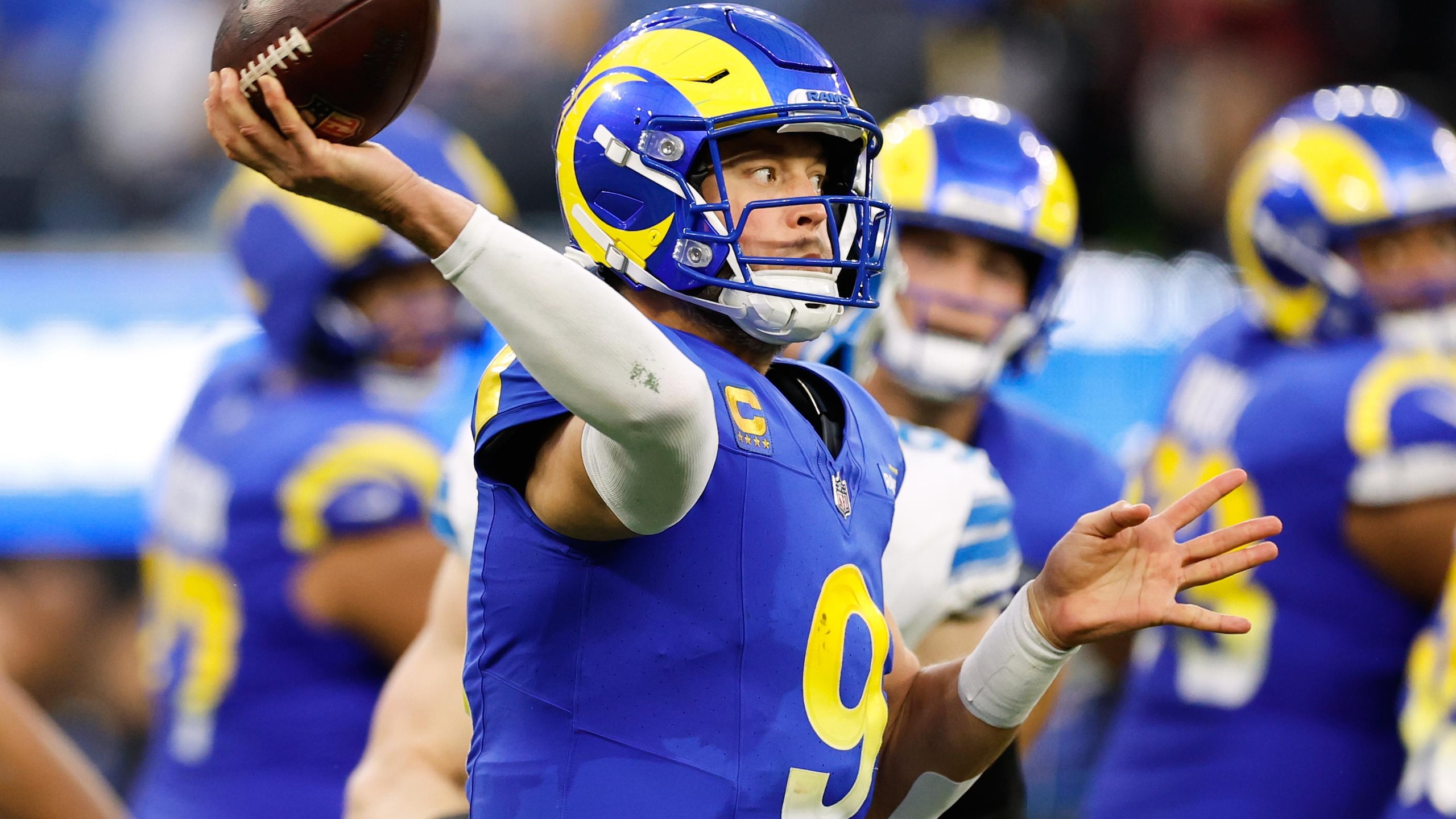 Lions Rams Football